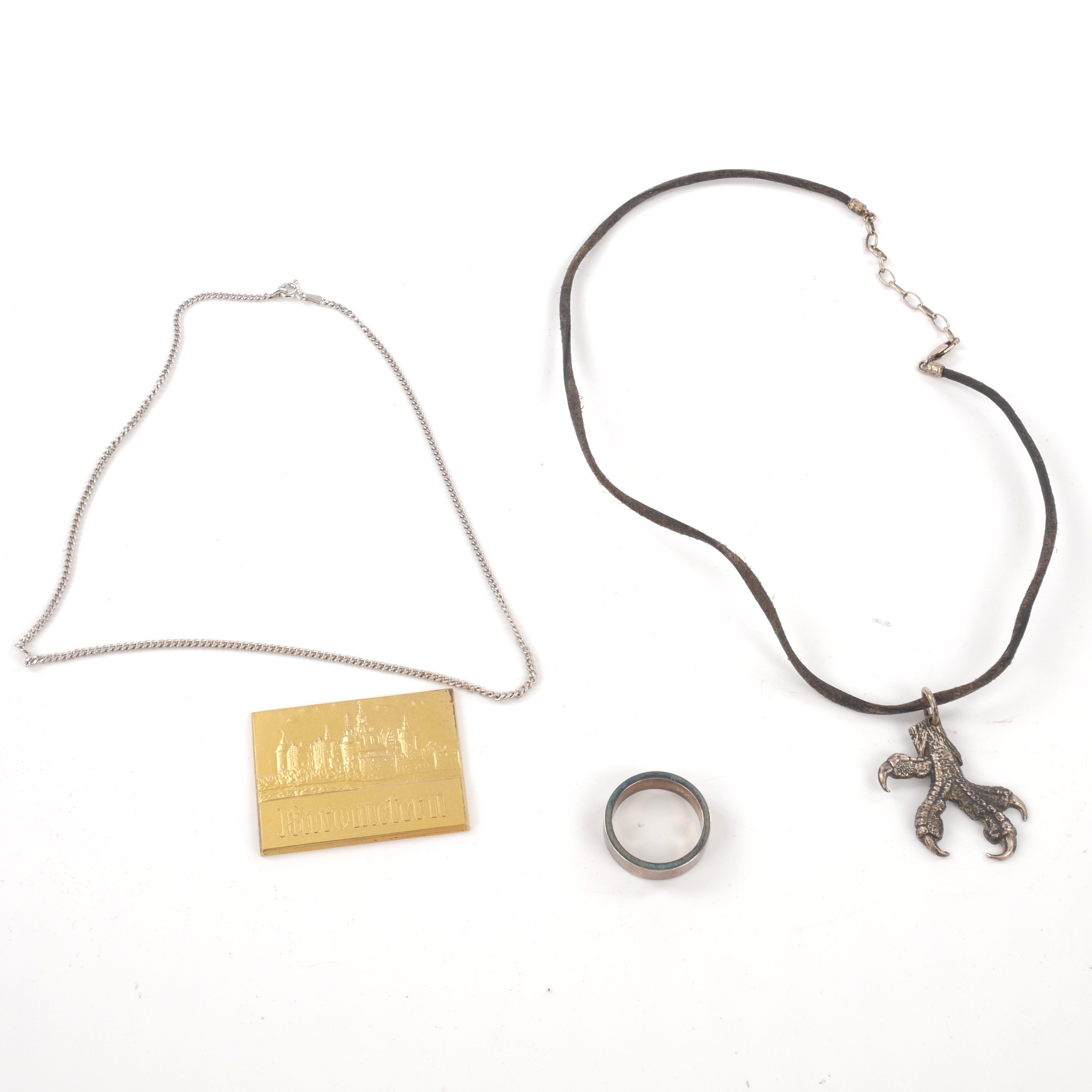 DIV SMYCKEN OCH PLAKETT, 4 st, silver, bla Mats Jonasson.