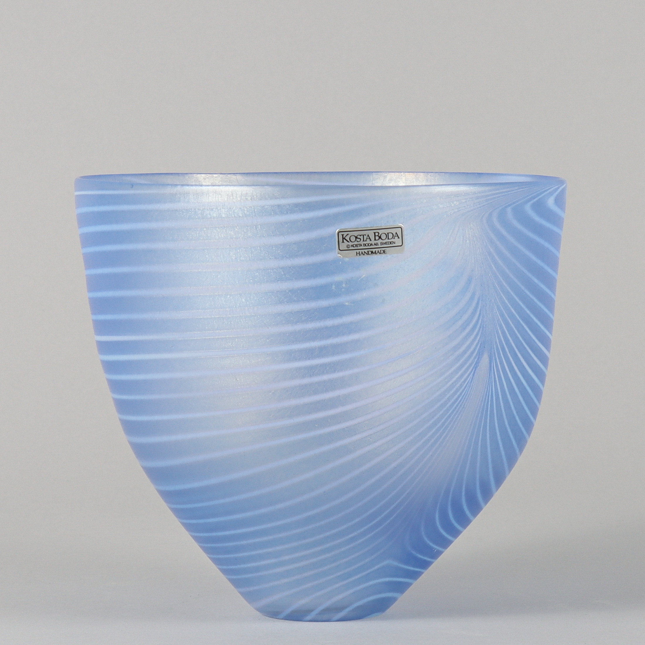 BERTIL VALLIEN. Skål, Kosta Boda, Minos.