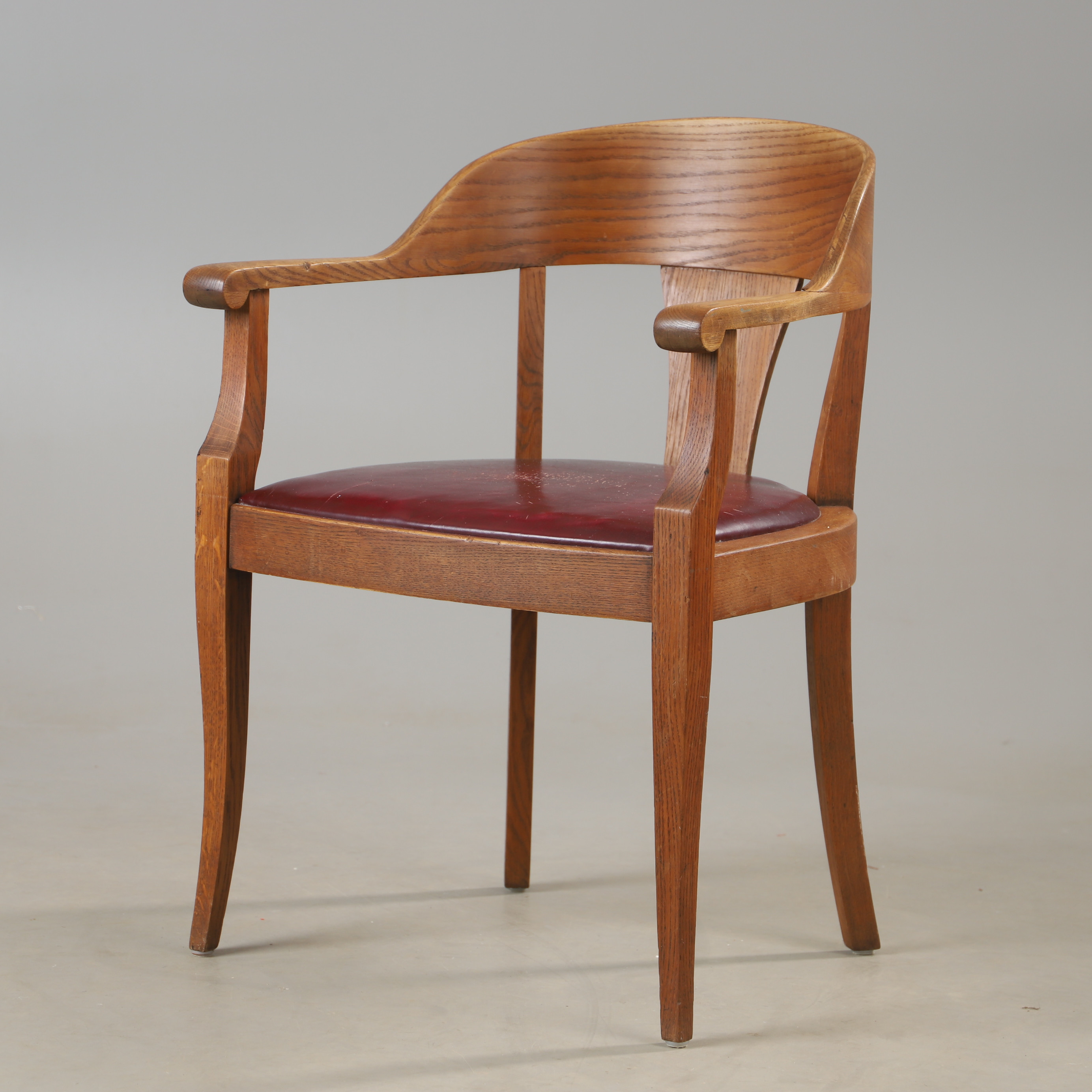 KARMSTOL, ek med skinnklädsel, jugend.
