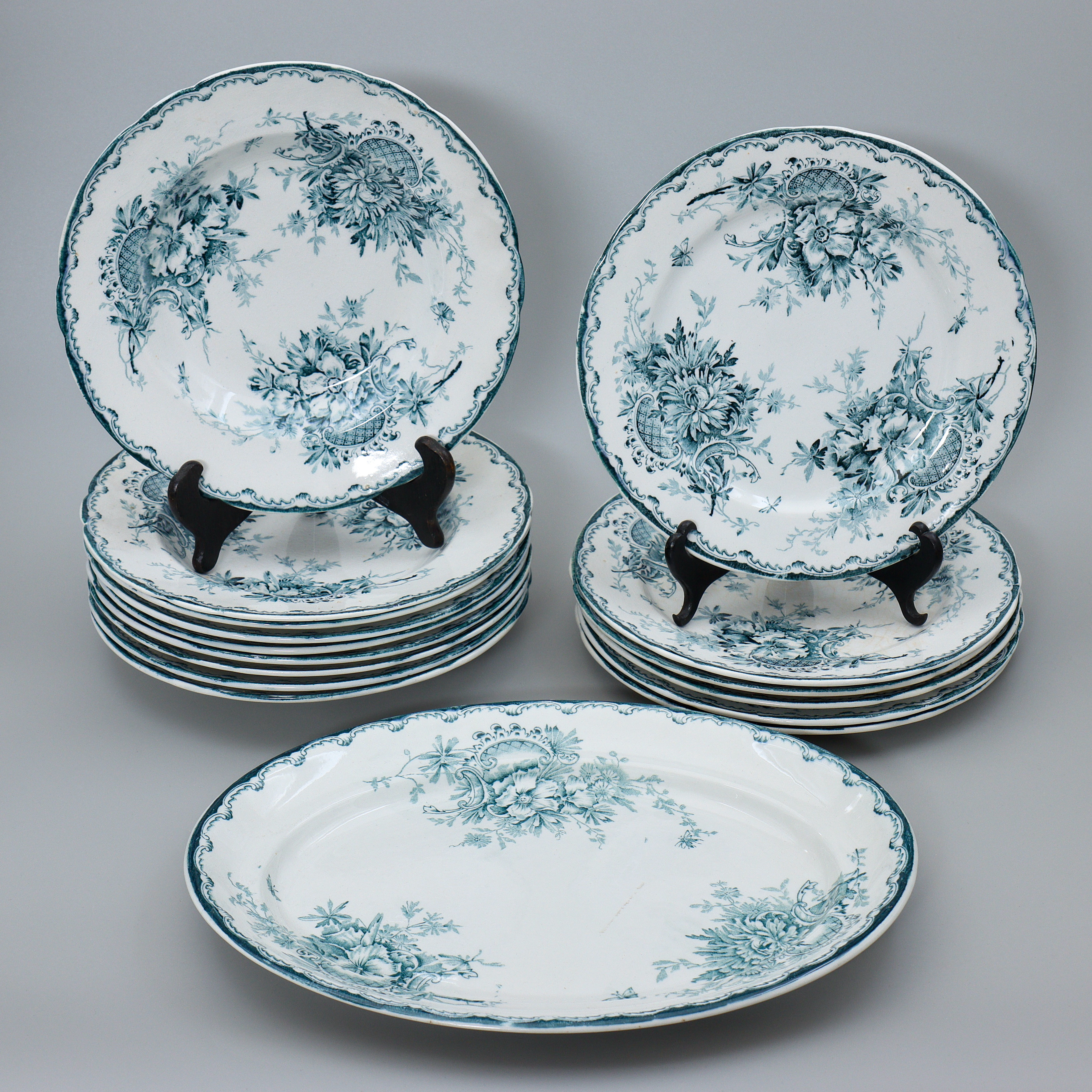 6 TALLRIKAR, 9 DJUPA TALLRIKAR SAMT UPPLÄGGNINGSFAT "ANNA" GÖTEBORG.