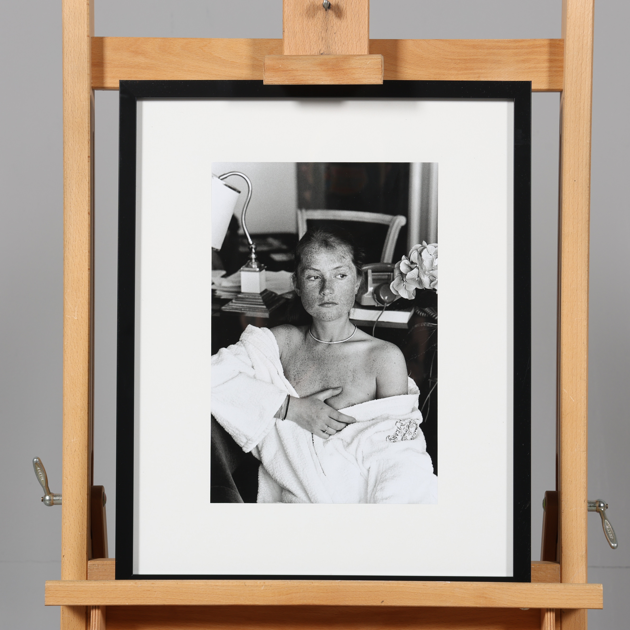 HELMUT NEWTON. EFTER. OFFSETTRYCK, "Isabelle Huppert, Hotel Carlton, Cannes 1976".