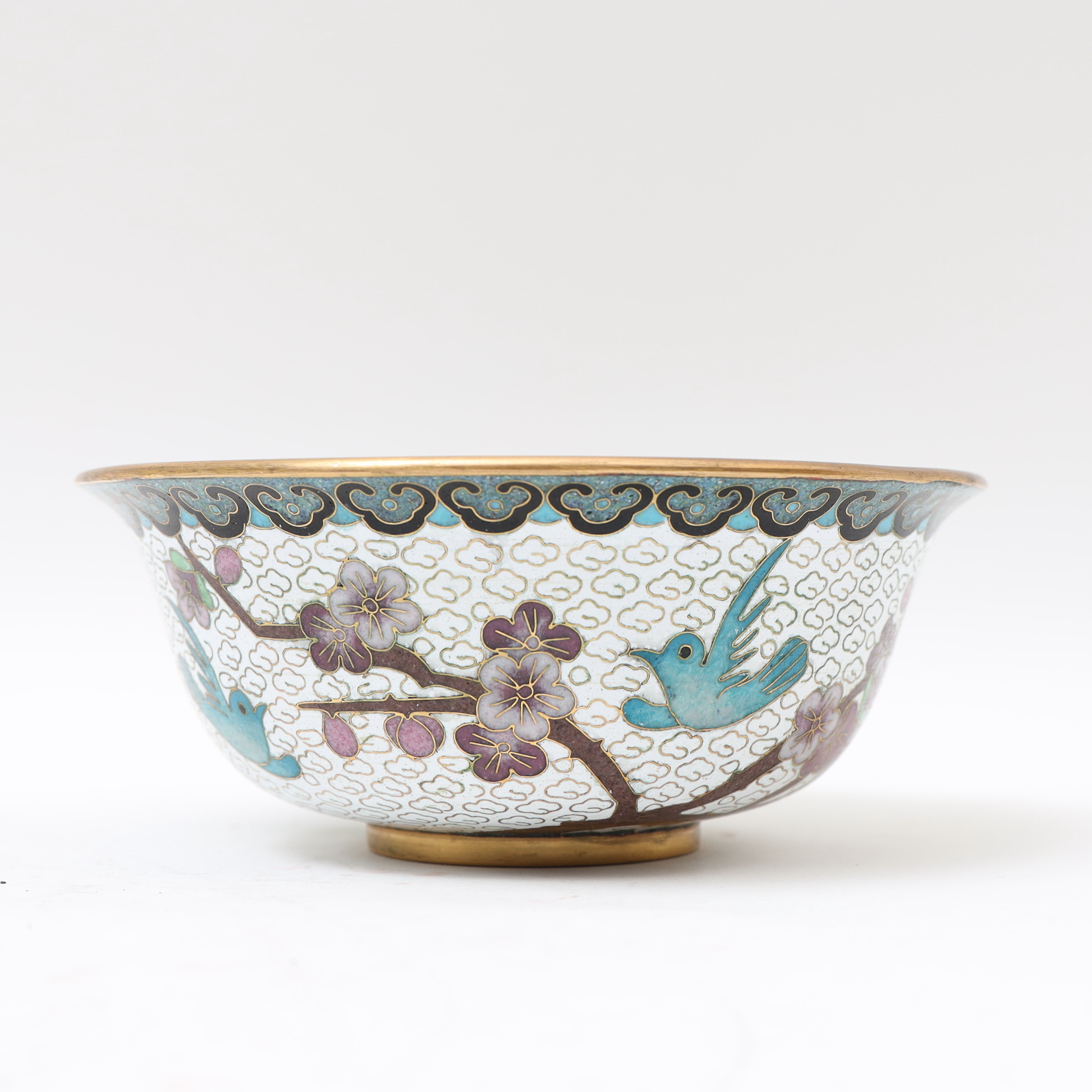 SKÅL, cloisonnéarbete, mässing med dekor av fåglar.