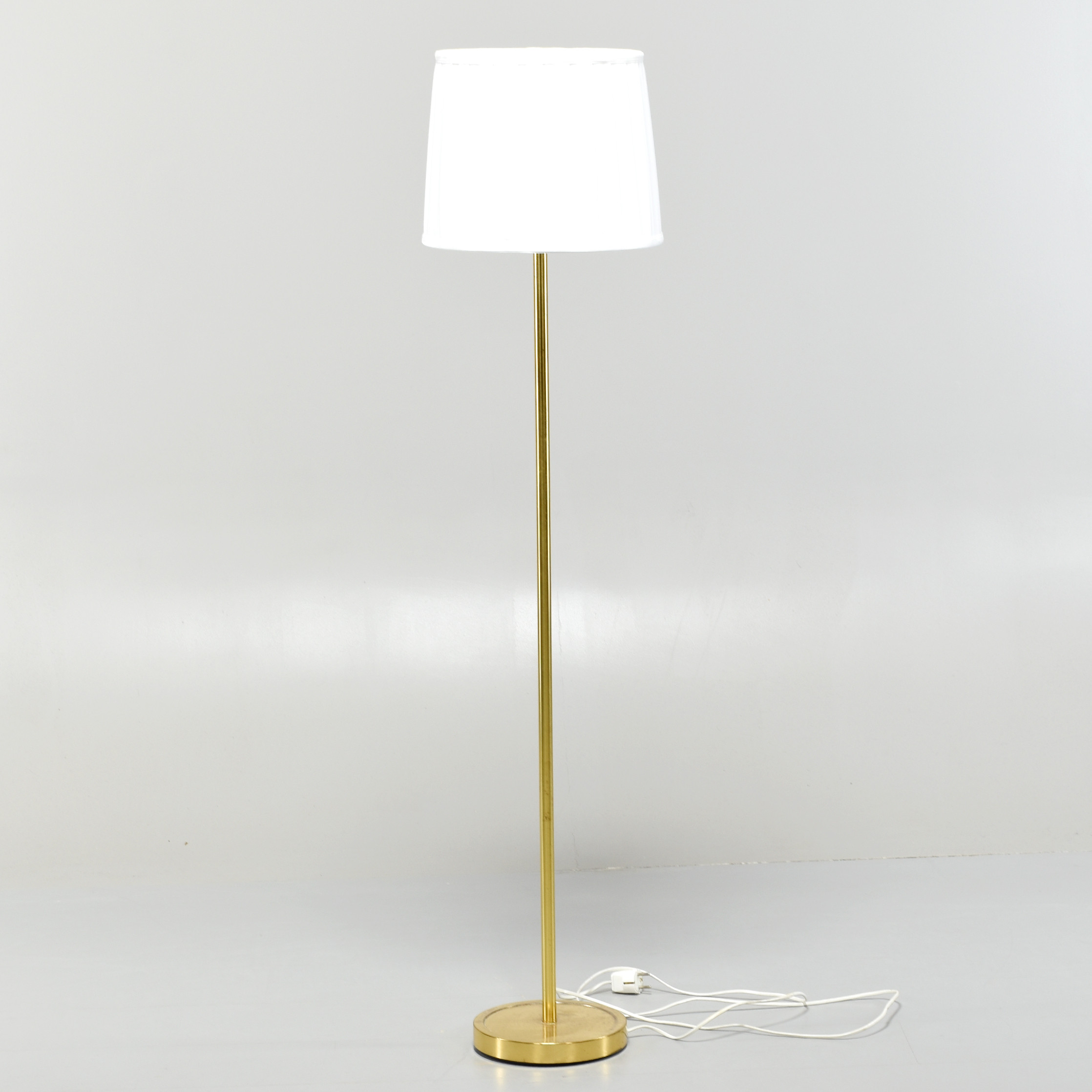 GOLVLAMPA, mässing, 1900-tal.