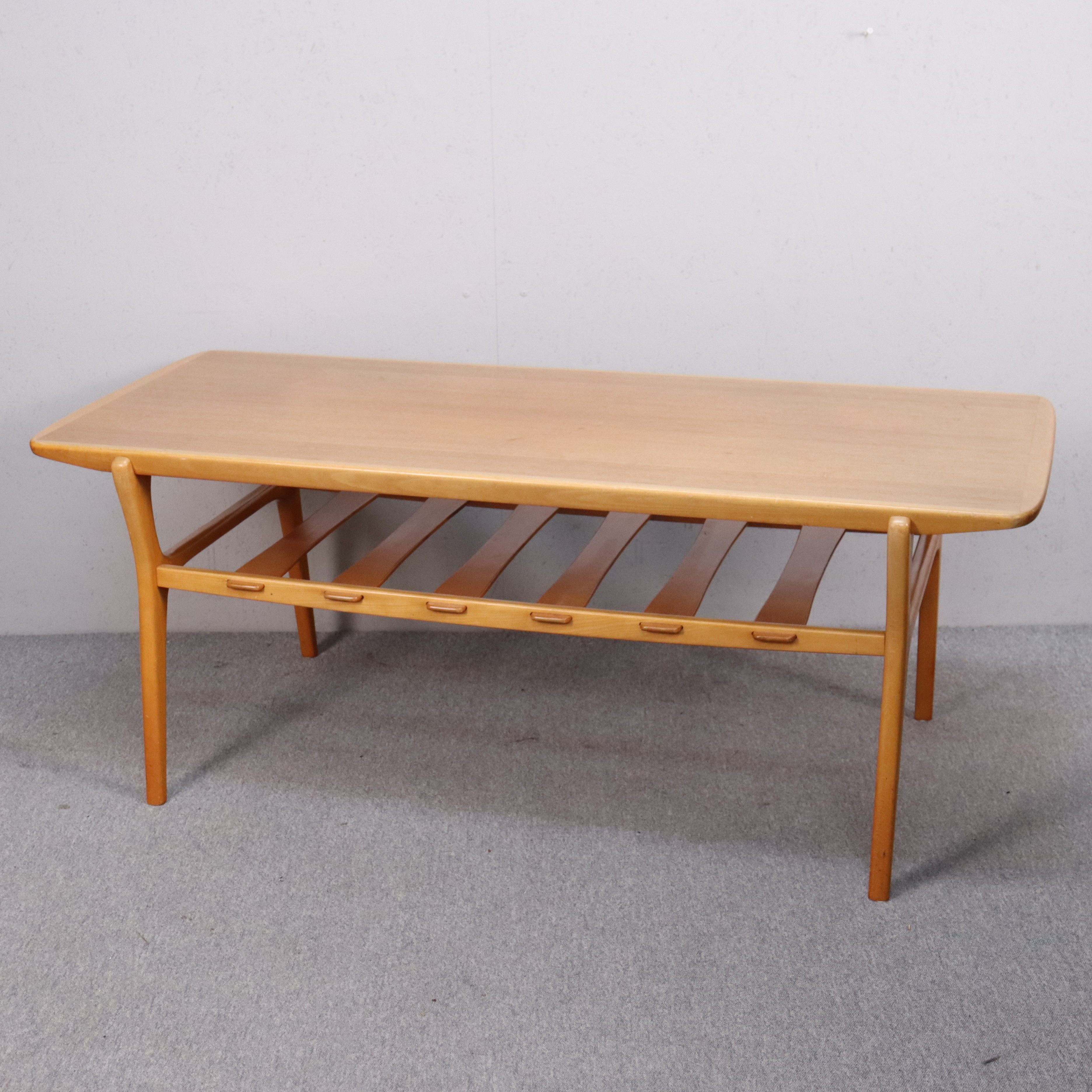 SOFFBORD, teak med tidningshylla, 1950/60-tal.