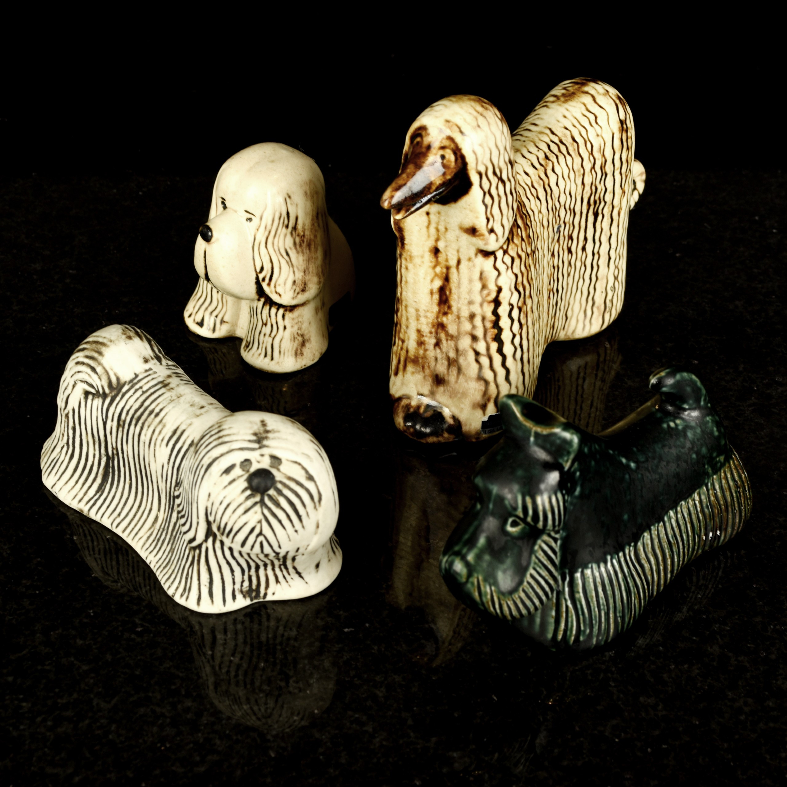 LISA LARSON. Figuriner "Hundar" Gustavsberg, Stengods (4st).