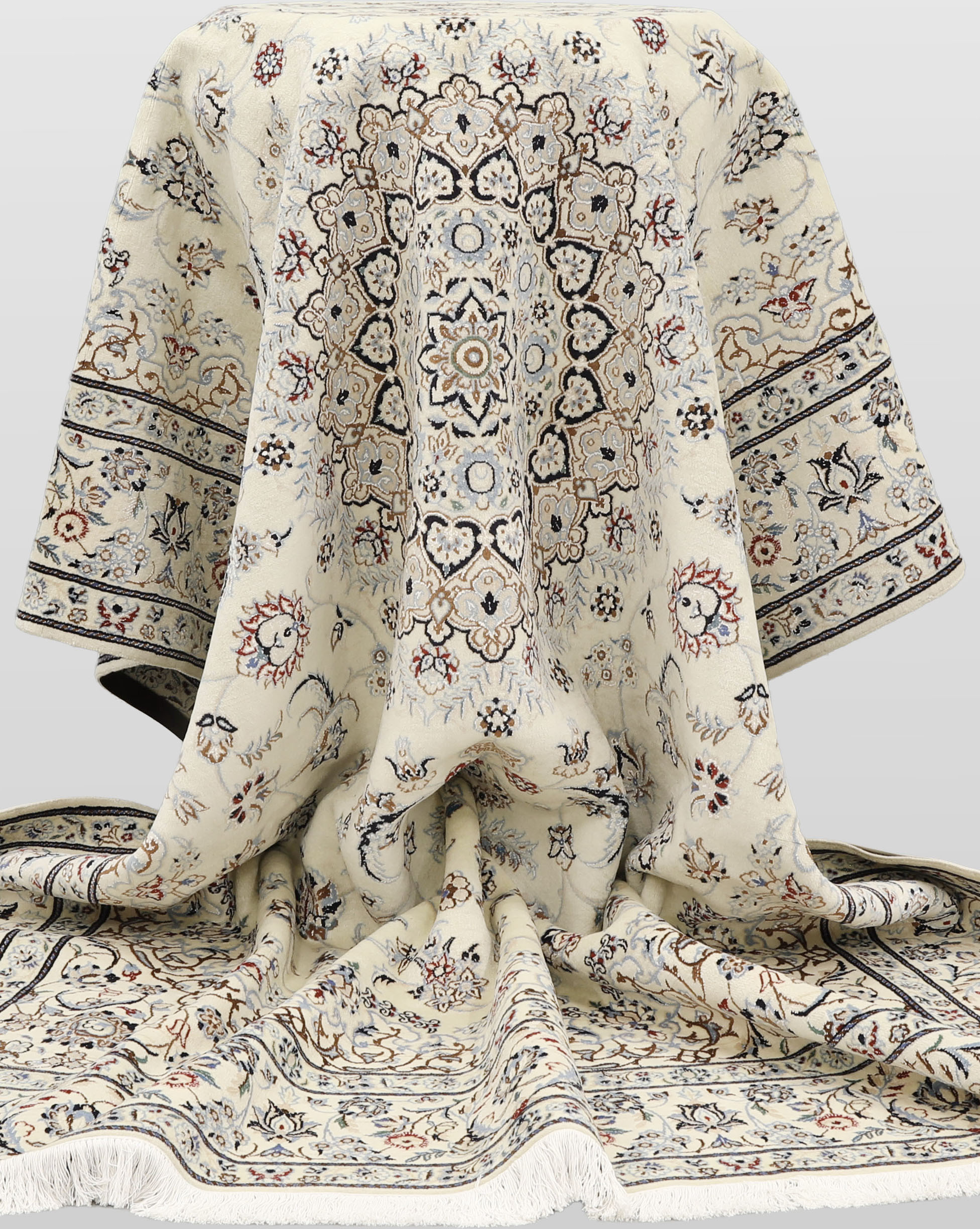 MATTA. Nain part silk s.k 9 LAA ca 500.000 knutar/kvm, 356 x 250 cm.