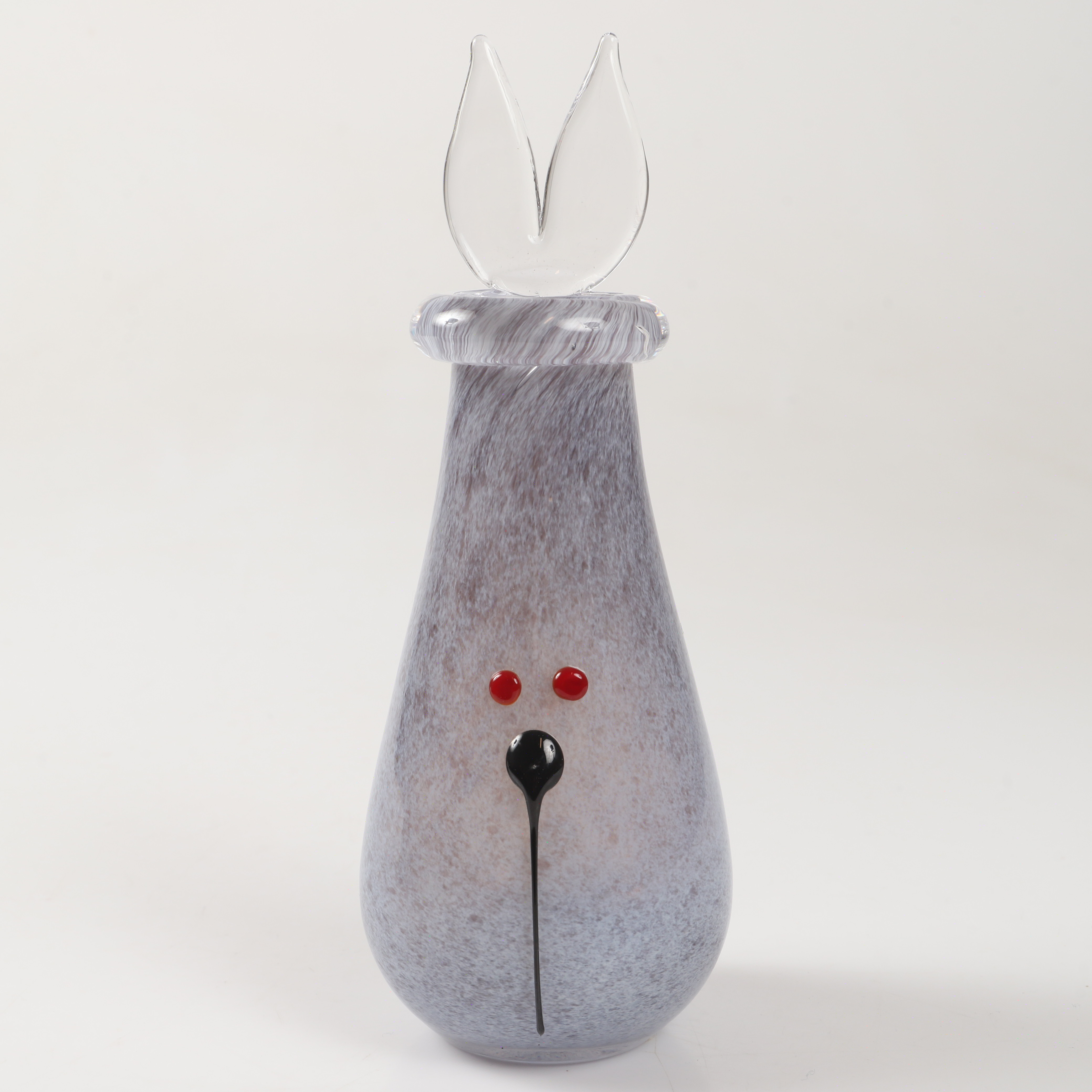 ANNA ÖRNBERG. Vas, kanin, glas, Studioglas Strömbergshyttan, signerad 2004.