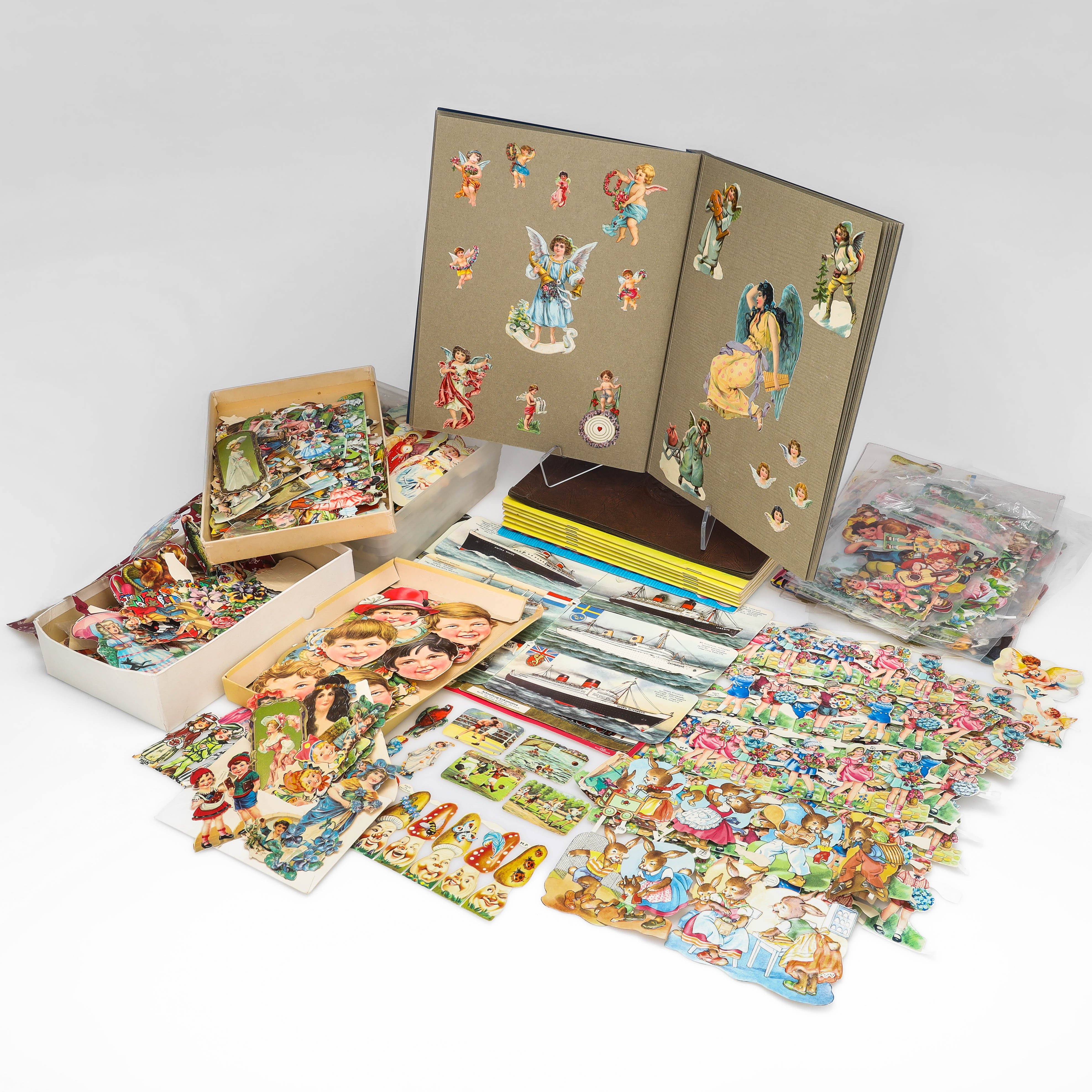SAMLING ÄLDRE BOKMÄRKEN, delade ark, bokmärksalbum med mera, blommor, barn, änglar, fordon, djur med mera, Sverige/Tyskland.