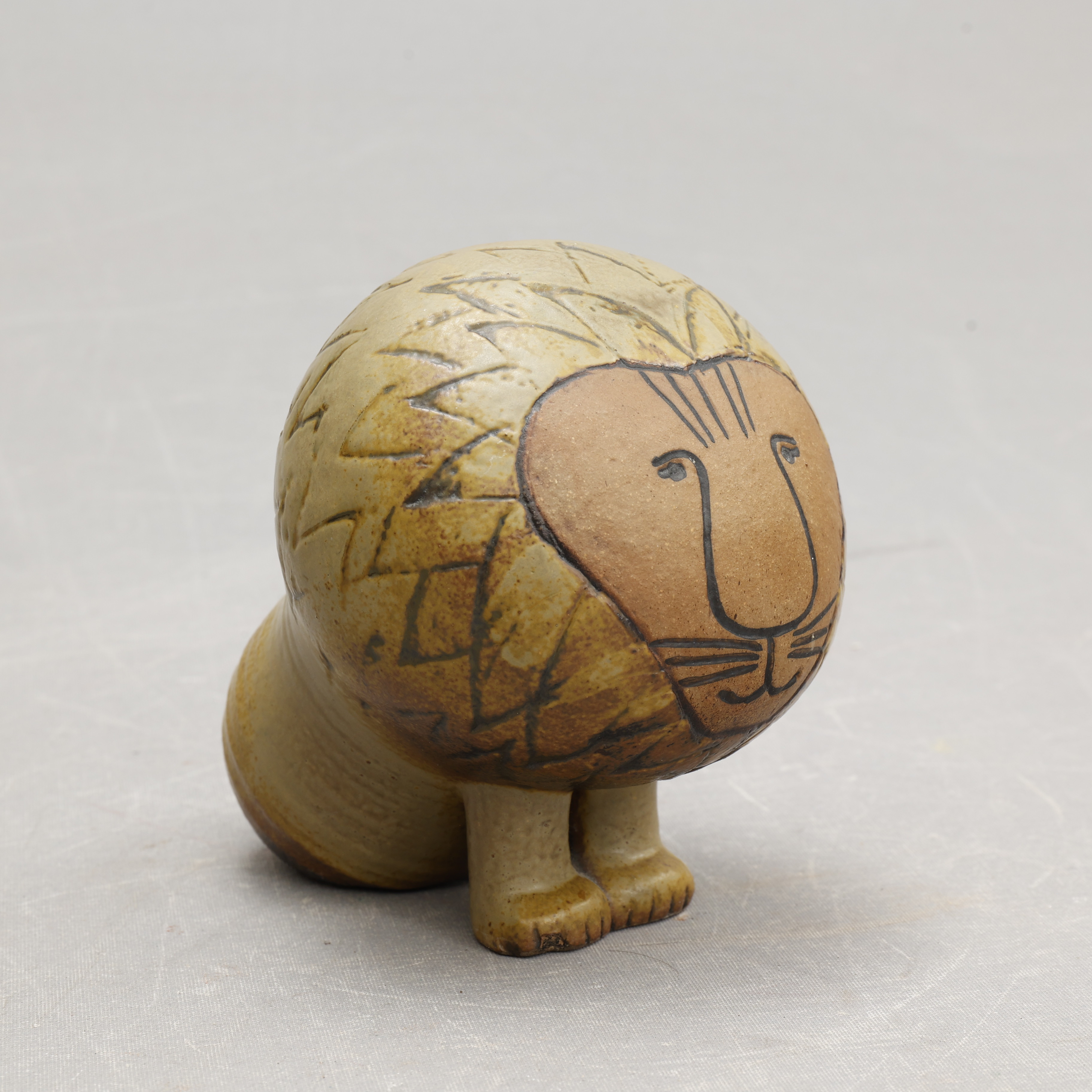 LISA LARSON. FIGURIN, " Lejon midi ", stengods, Gustavsberg.