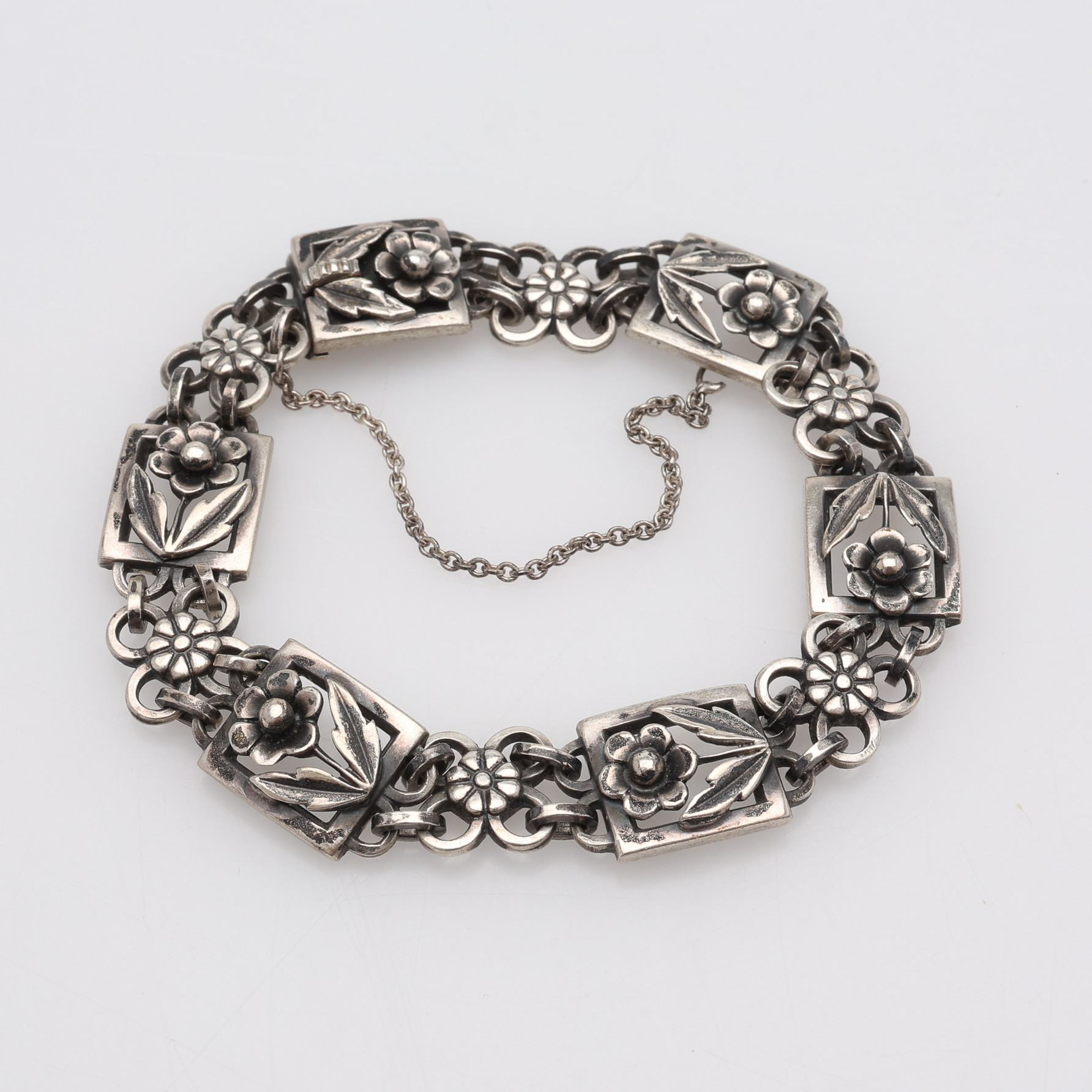 ARMBAND, SILVER, ART NOVEAU-STIL, GUSTAV DAHLGREN & CO., MALMÖ, 1958.