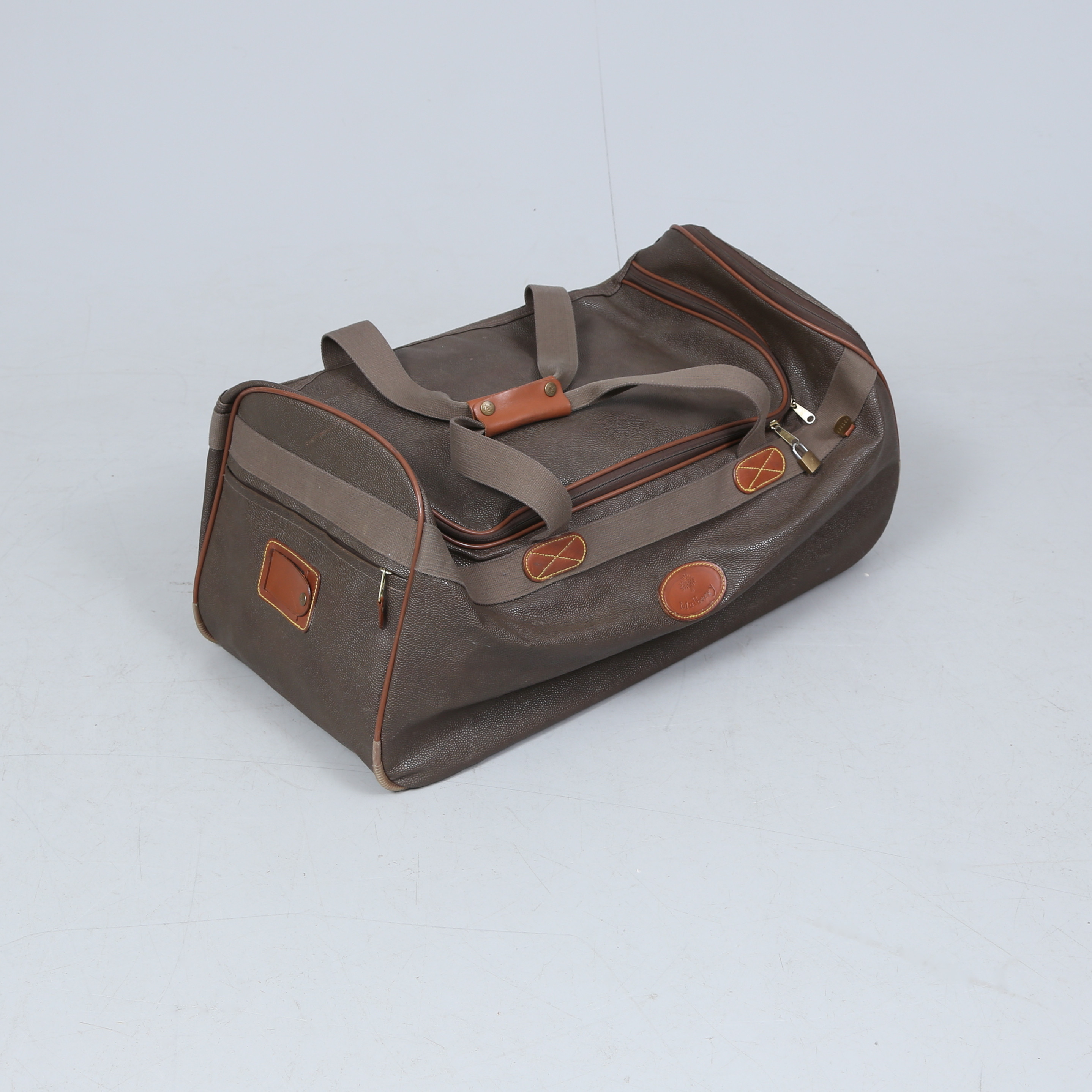 MULBERRY. Resväska, skinn, scotchgrain, England, 1900-talets andra hälft.