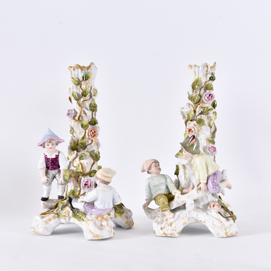 LJUSSTAKAR, 1 par, porslin, Sitzendorfer Porzellanmanufaktur Alfred Voigt AG, 1884-1902.