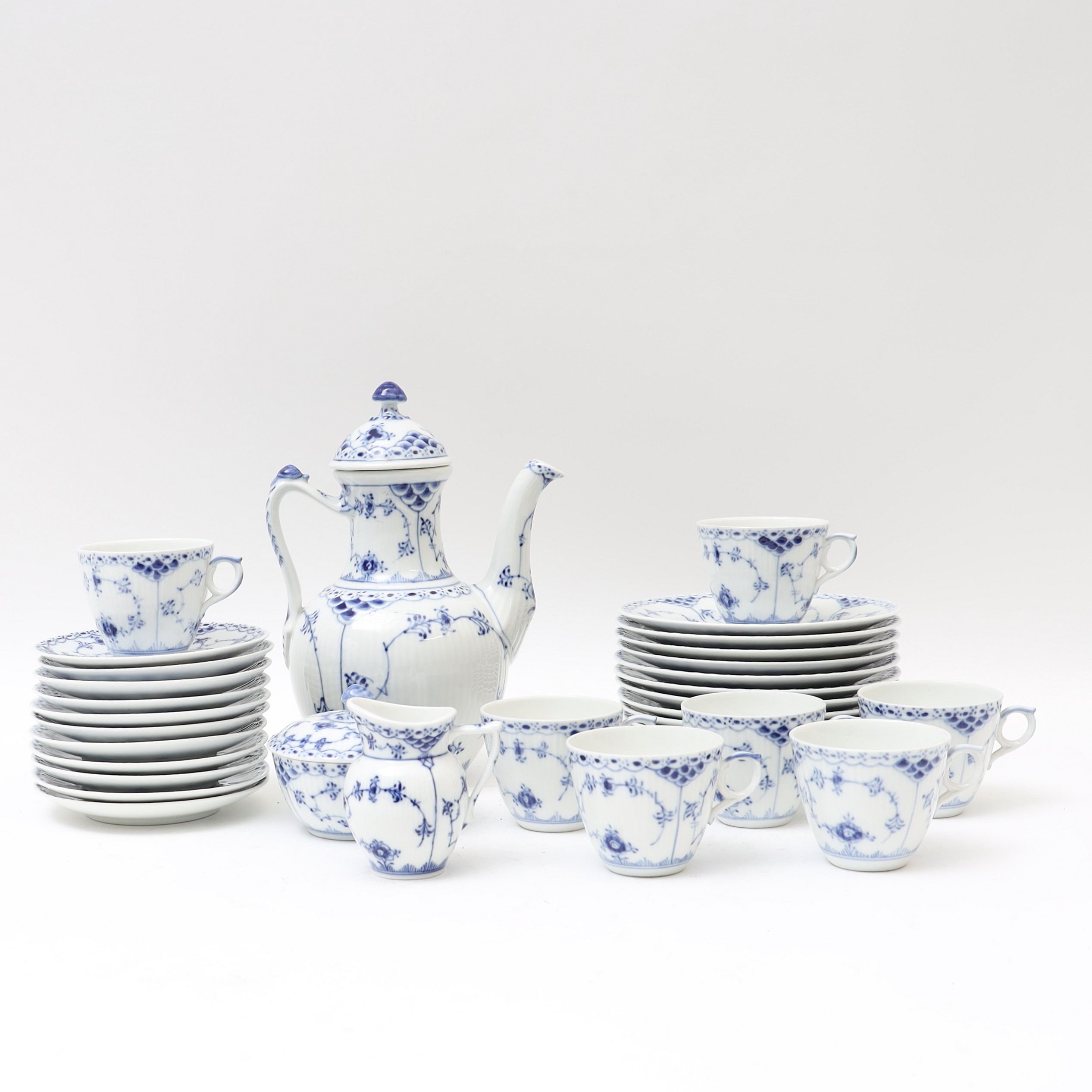 ARNOLD KROGH. Kaffeservis, Musselmalet, Royal Copenhagen, Danmark.