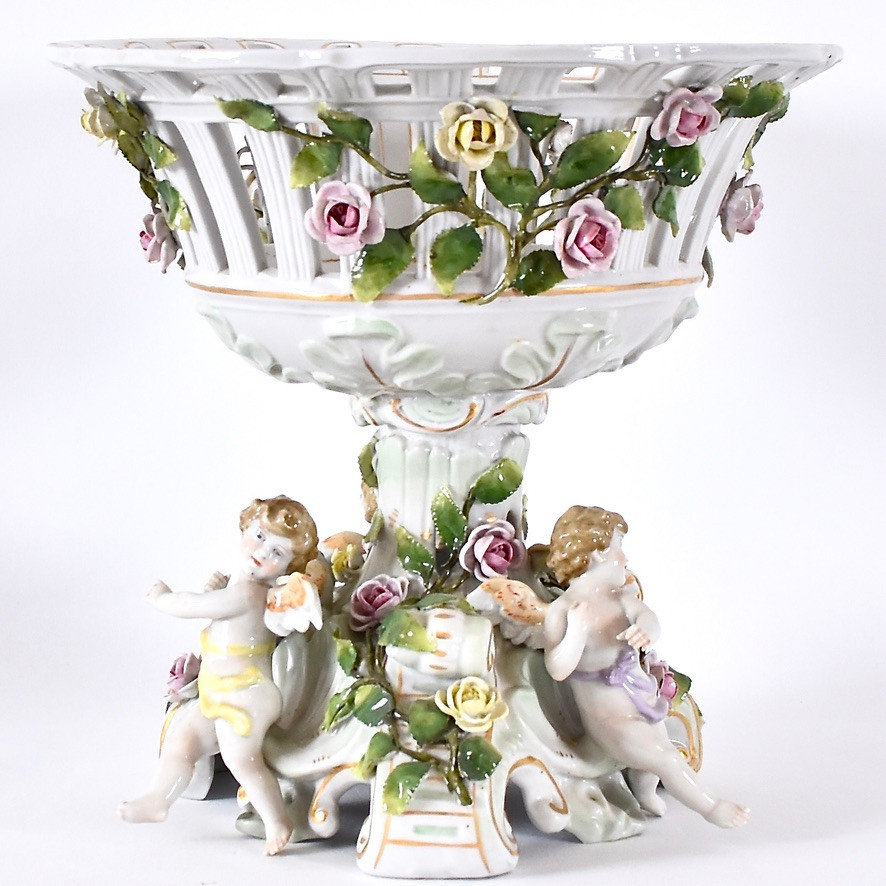 BORDSUPPSATS, porslin, von Schierholz, 1900-tal, dekor av putti, blommor mm.