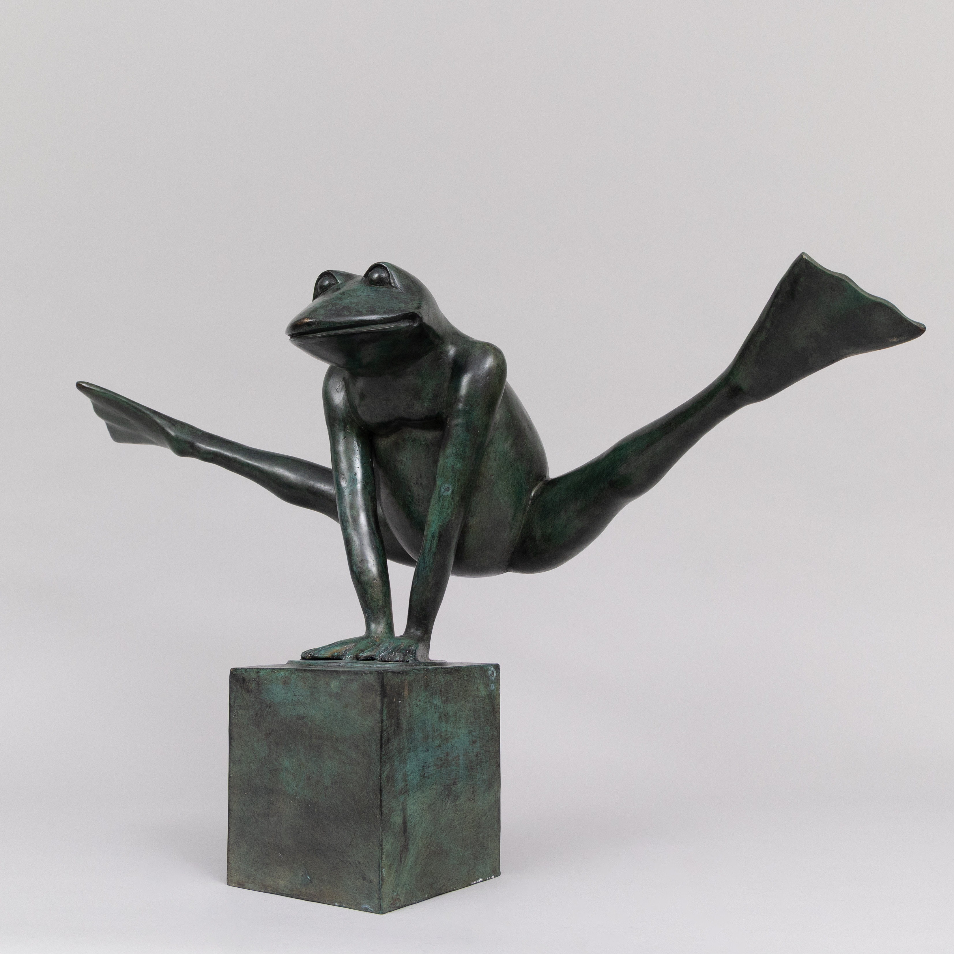 SKULPTUR, "Look at my legs", bronspatinerad brons, stämplad APG.