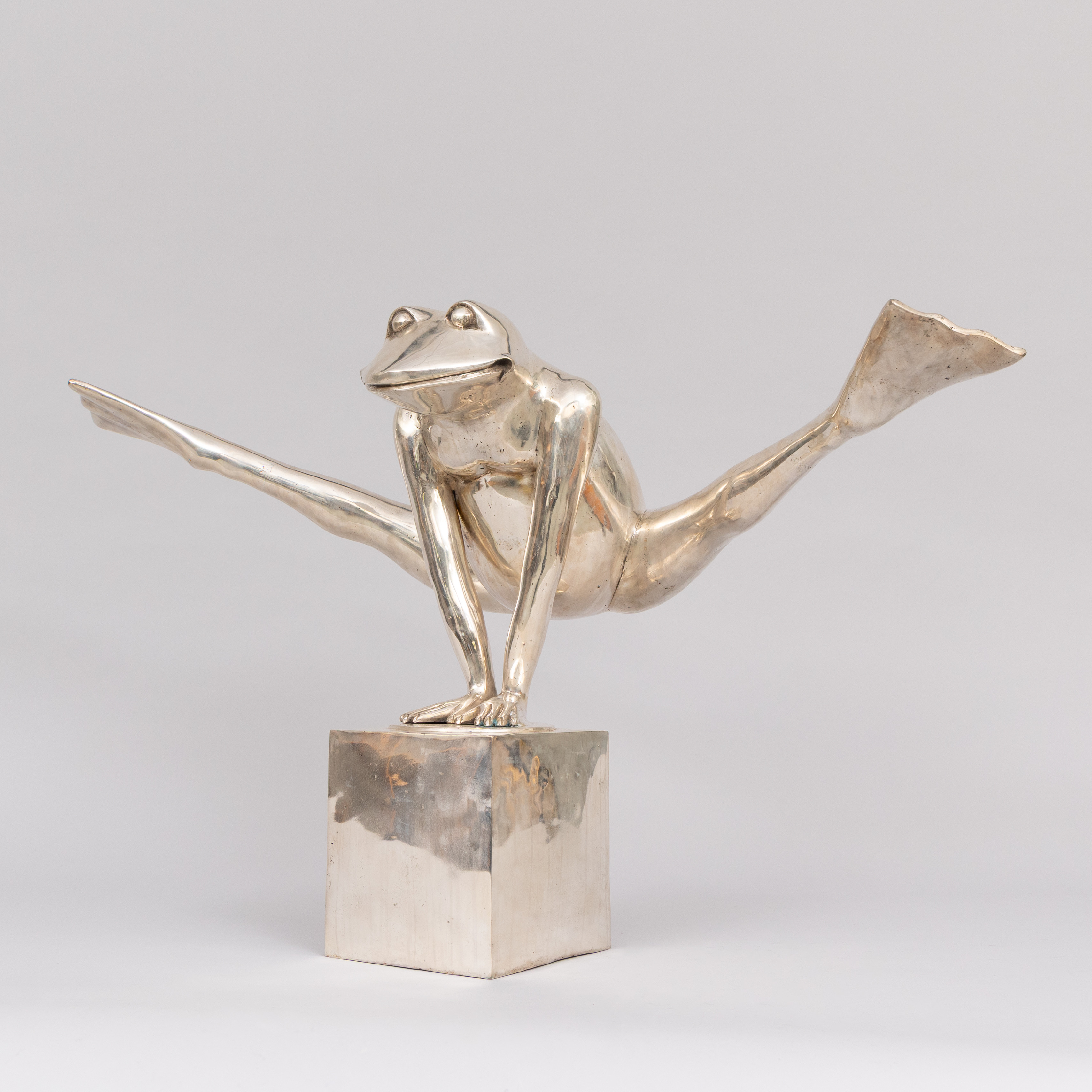 SKULPTUR, "Look at my legs", bronspatinerad brons, stämplad APG.