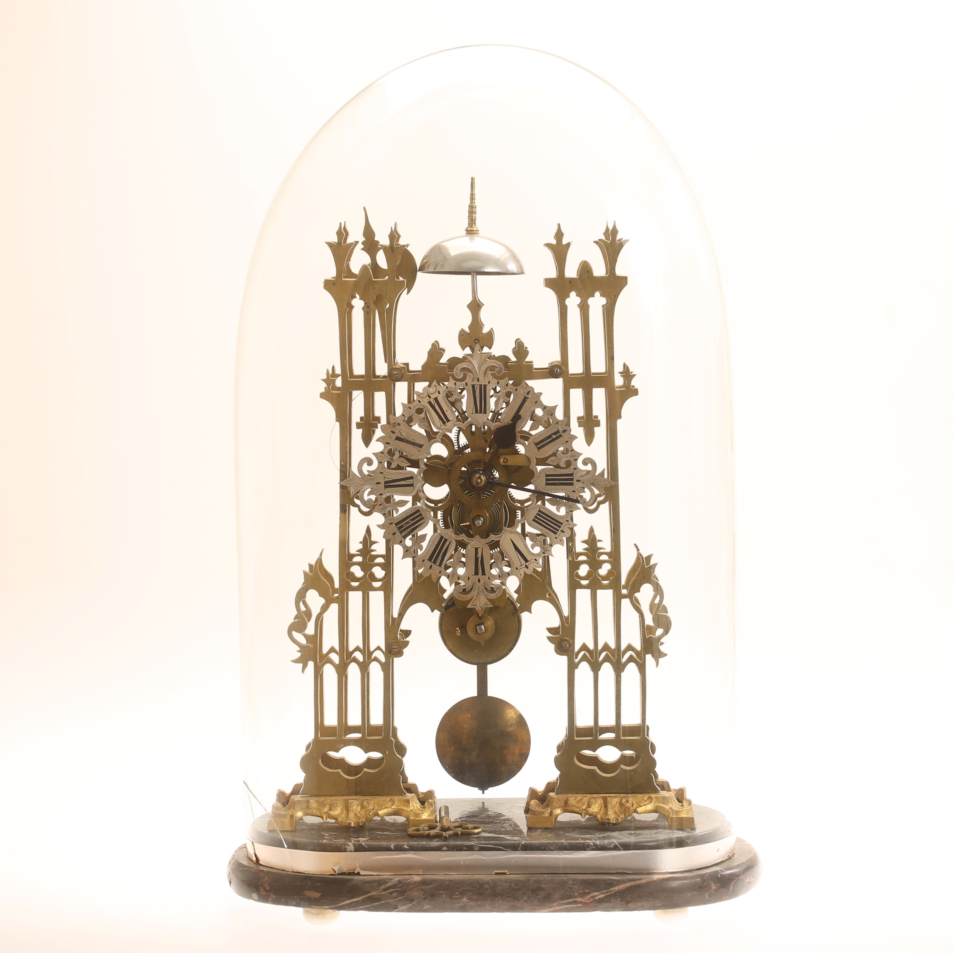 BORDSPENDYL, skelettur, mässing, marmor, 1800-tal.
