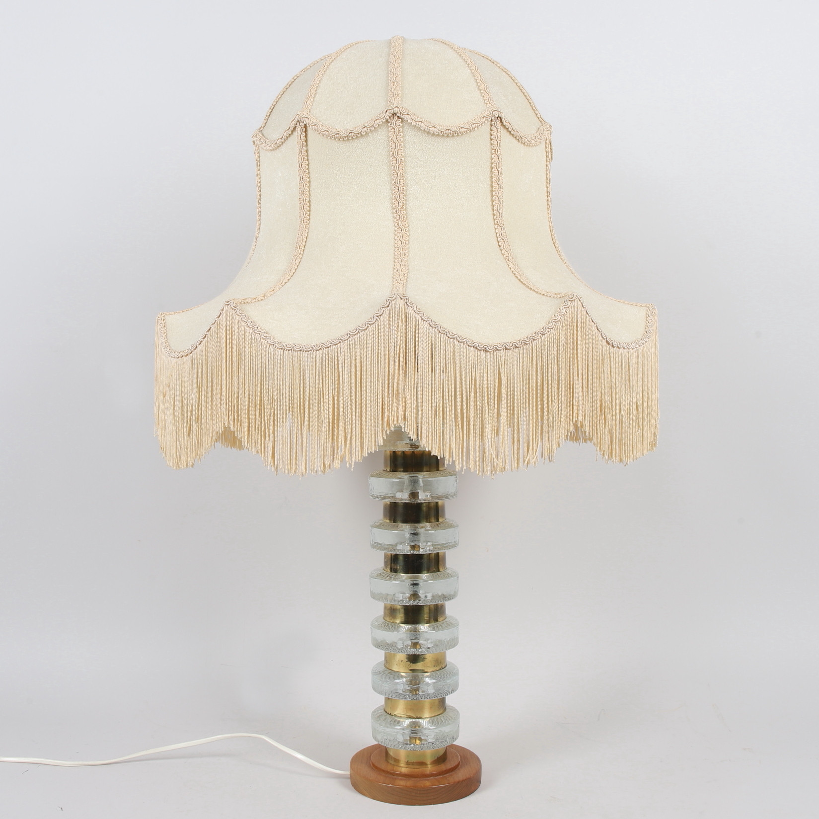 BORDSLAMPA, mässing, glas & teak, 1900-talets senare hälft.