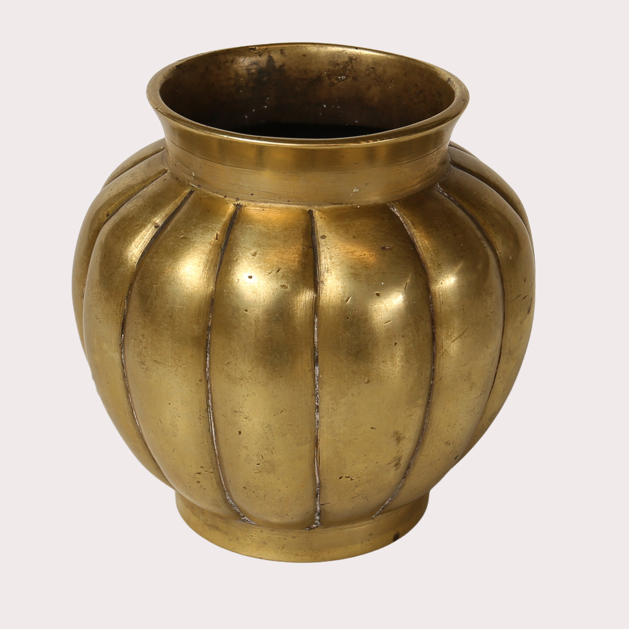 BRONSKÄRL, med 14 lober på livet. Kina, Republik (1912-1949) eller tidigare. Vikt 476 gram.