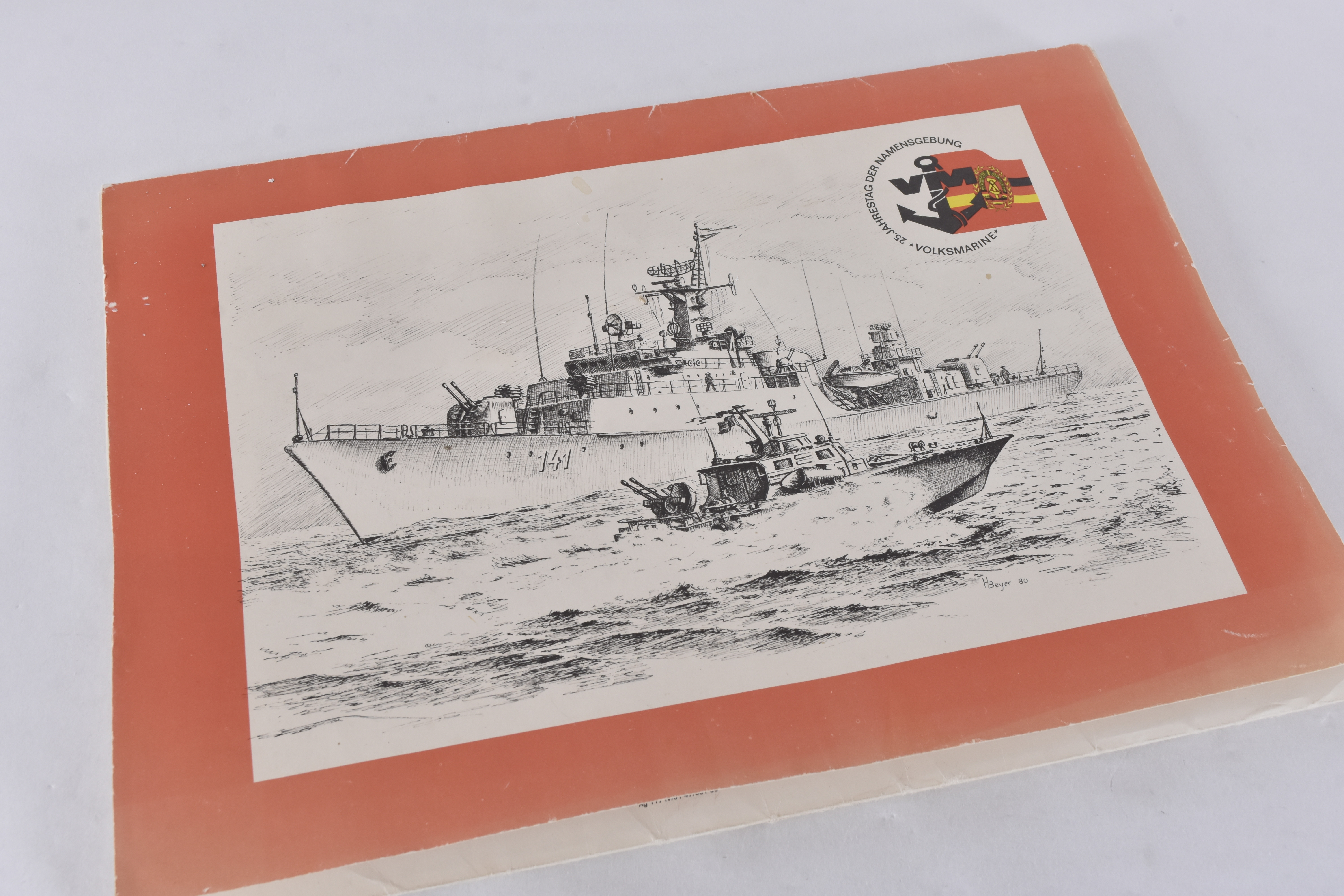 GRAFIKMAPP innehållande tryck med fartyg ur Volksmarine, DDR, 1900-talets 2 hälft.