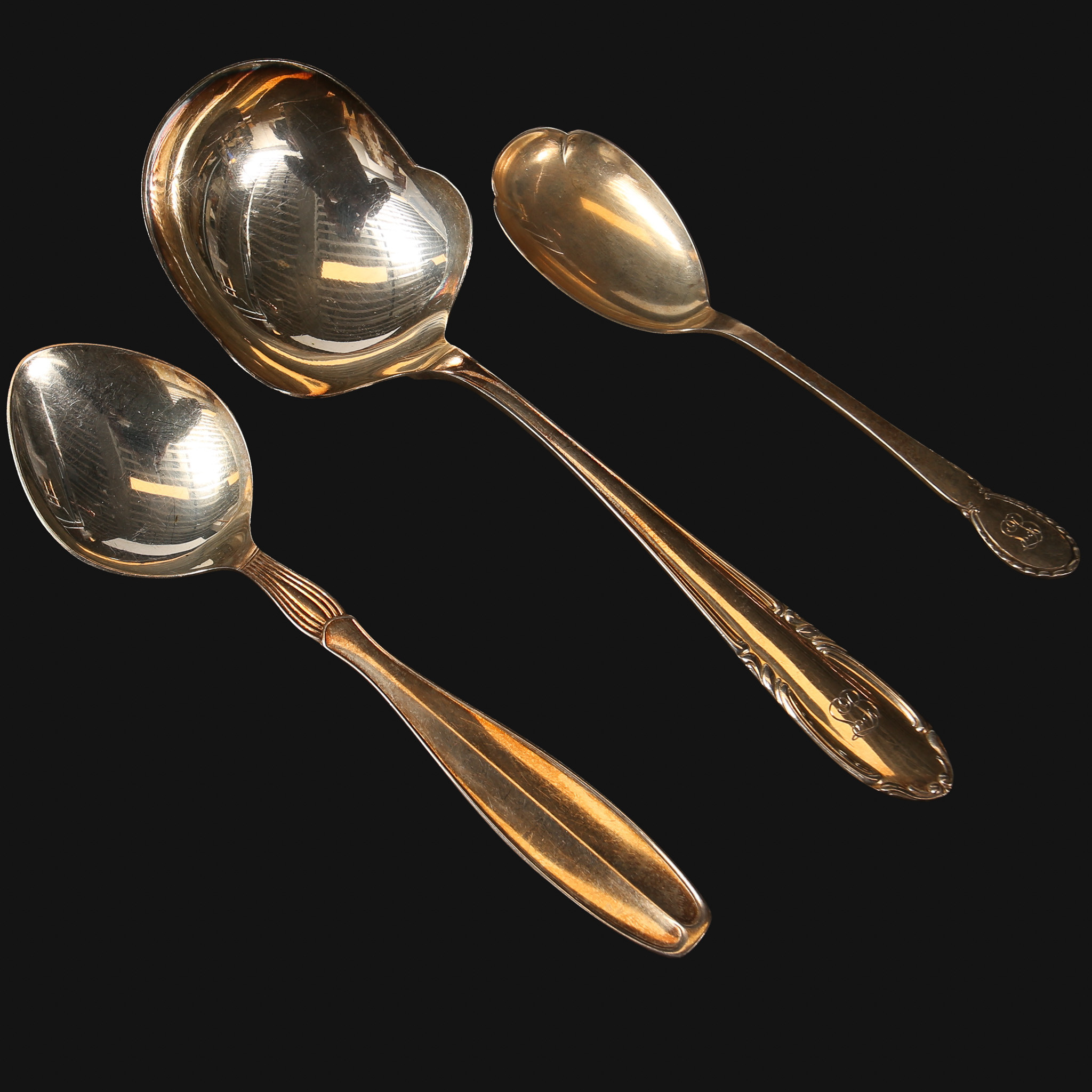 SERVERINGSSKEDAR, 3 st., silver 830/1000. Tre olika typer. Vikt 160,3 gram.