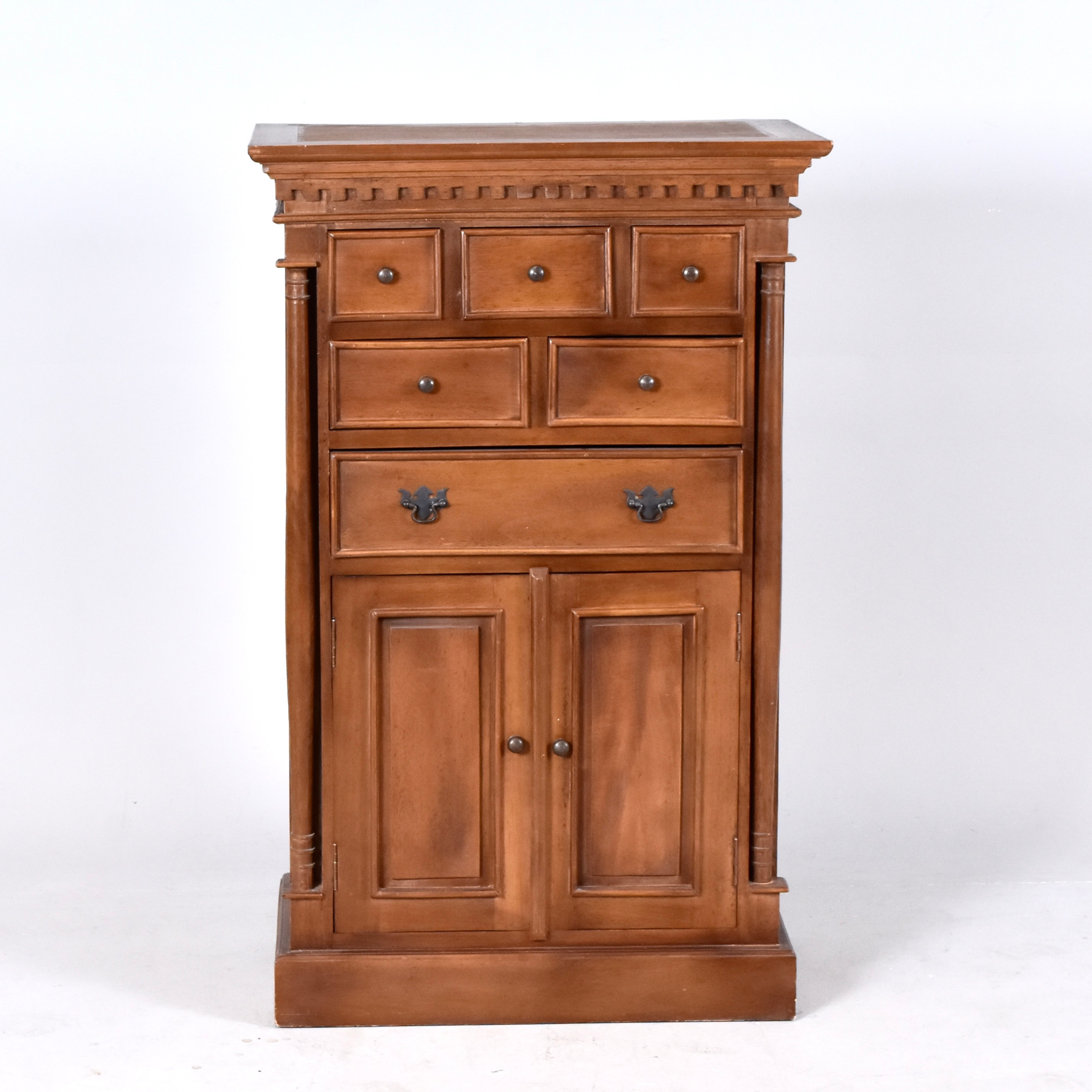 SKÅP/BYRÅ, 1900-tal.