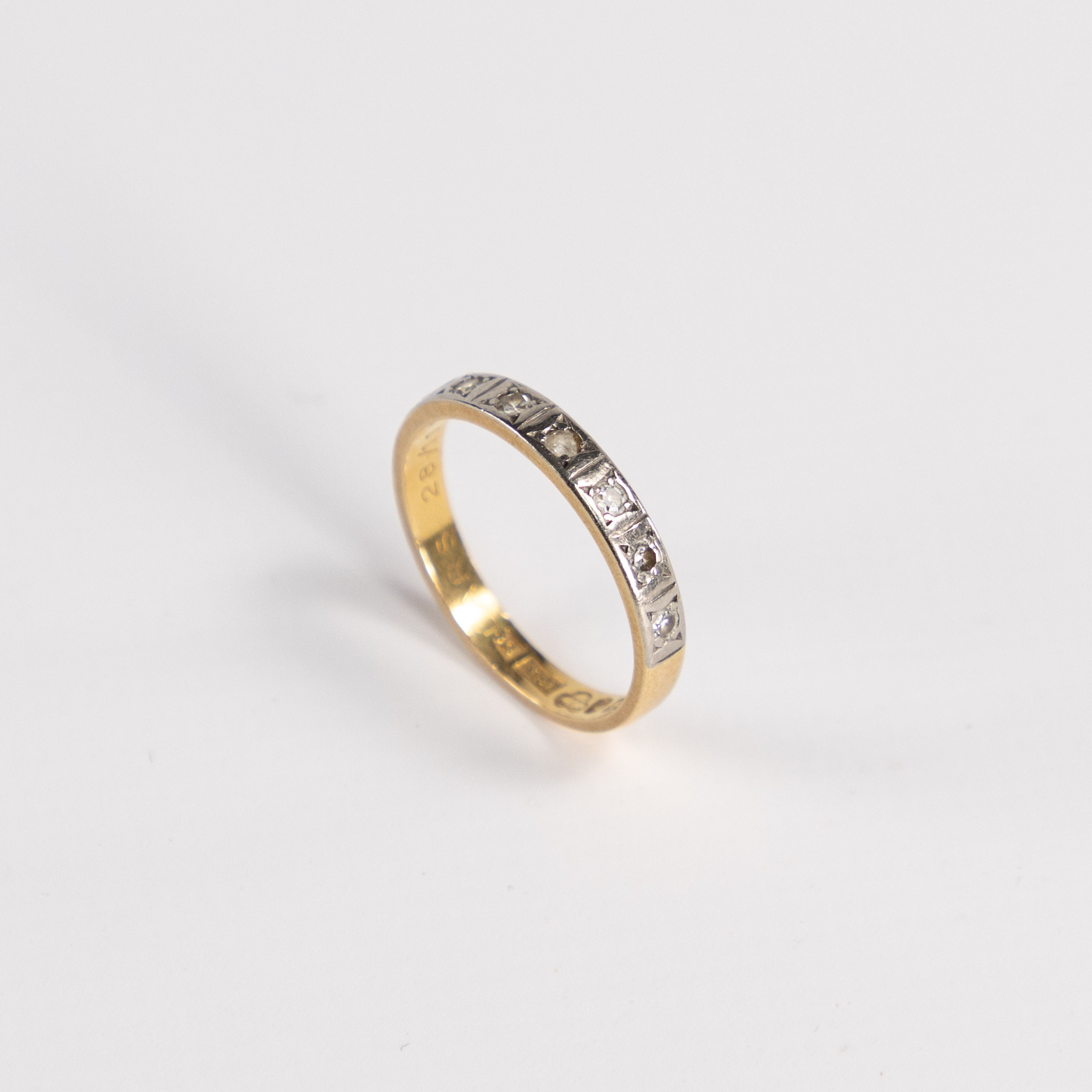 RING, 18k guld, med briljanter.