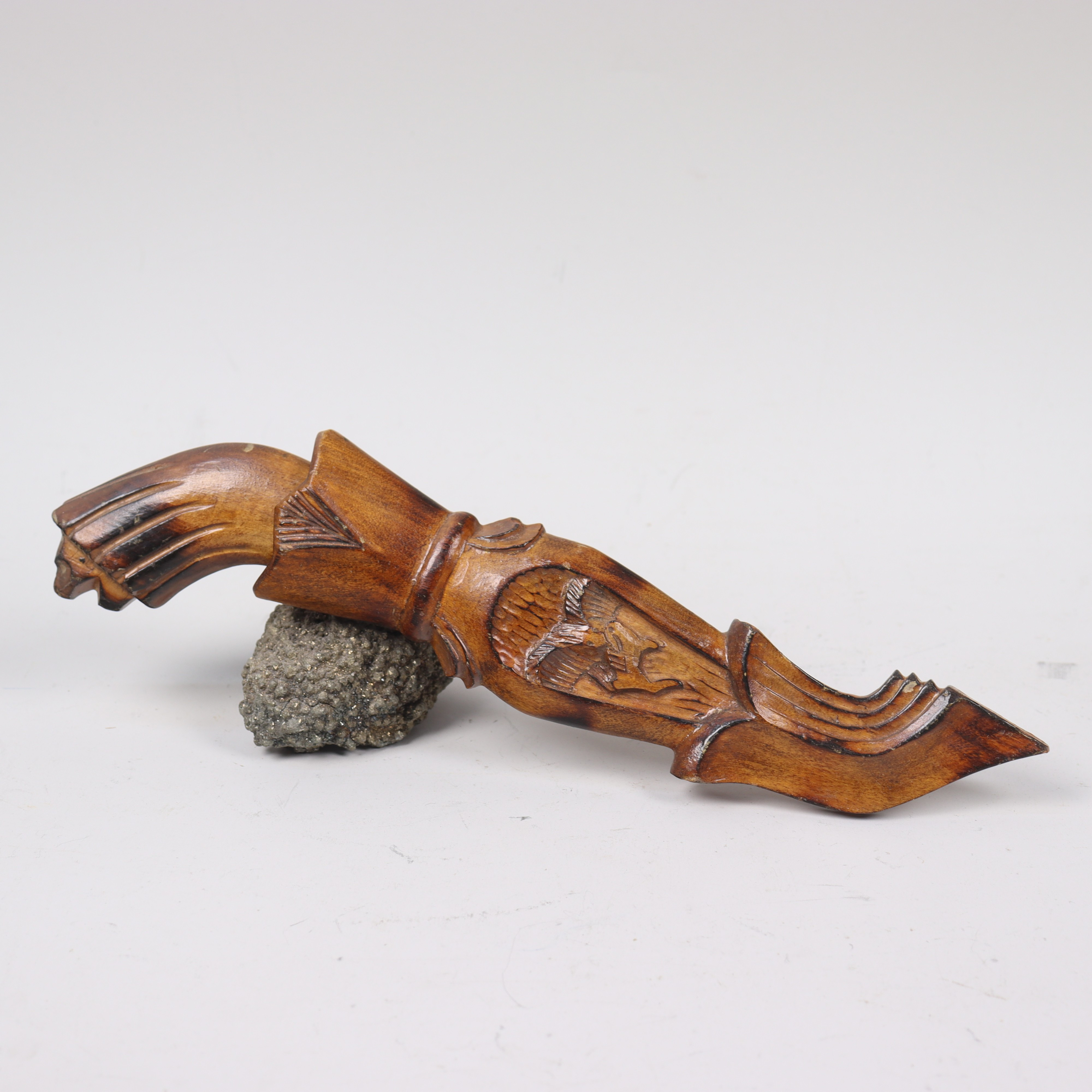 IISAKKI JÄRVENPÄÄ. björn-puukko, trä och stål, Finland, 1900-talets mitt.