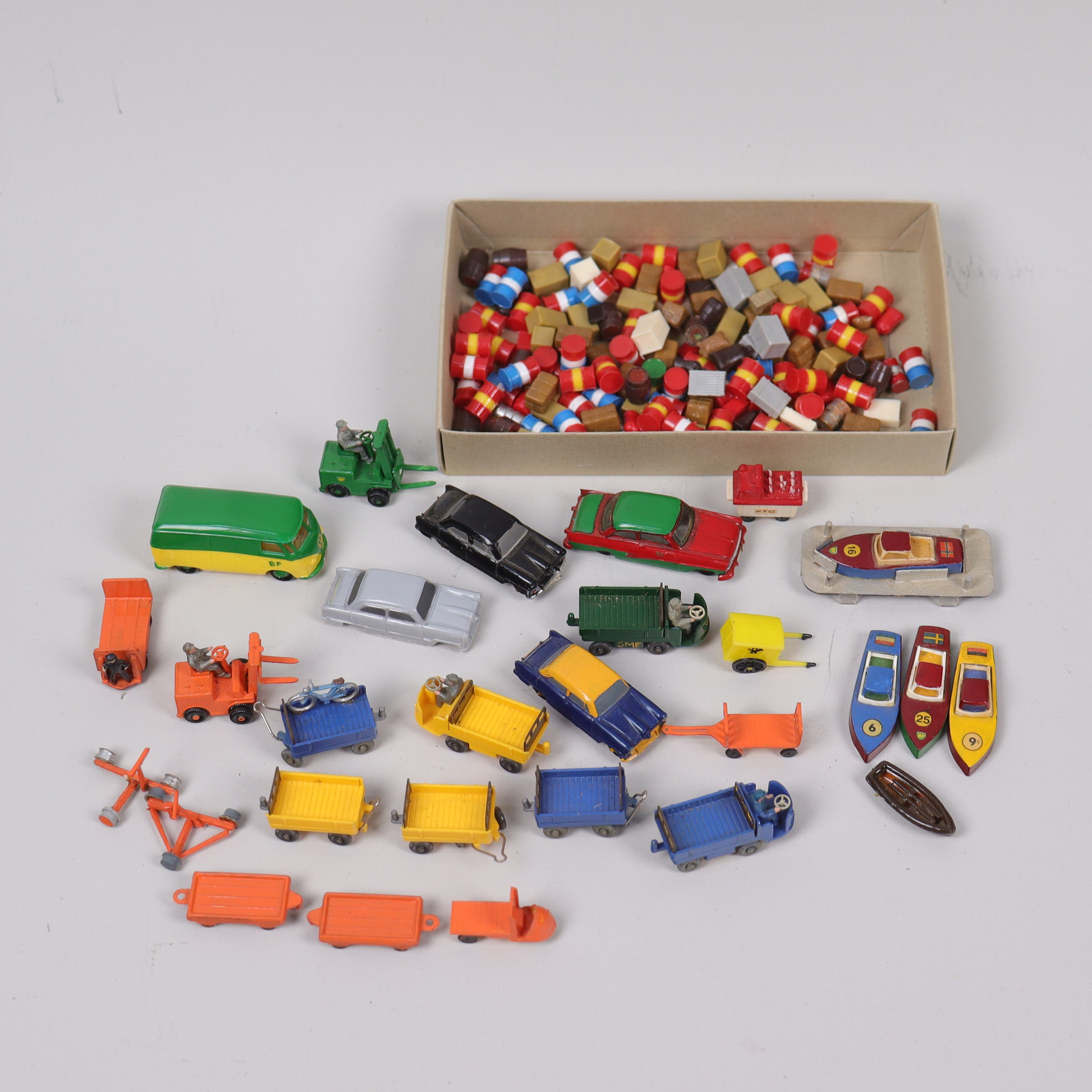 MODELLJÄRNVÄG, Märklin, Lego mm, modellbilar och tillbehör, H0.