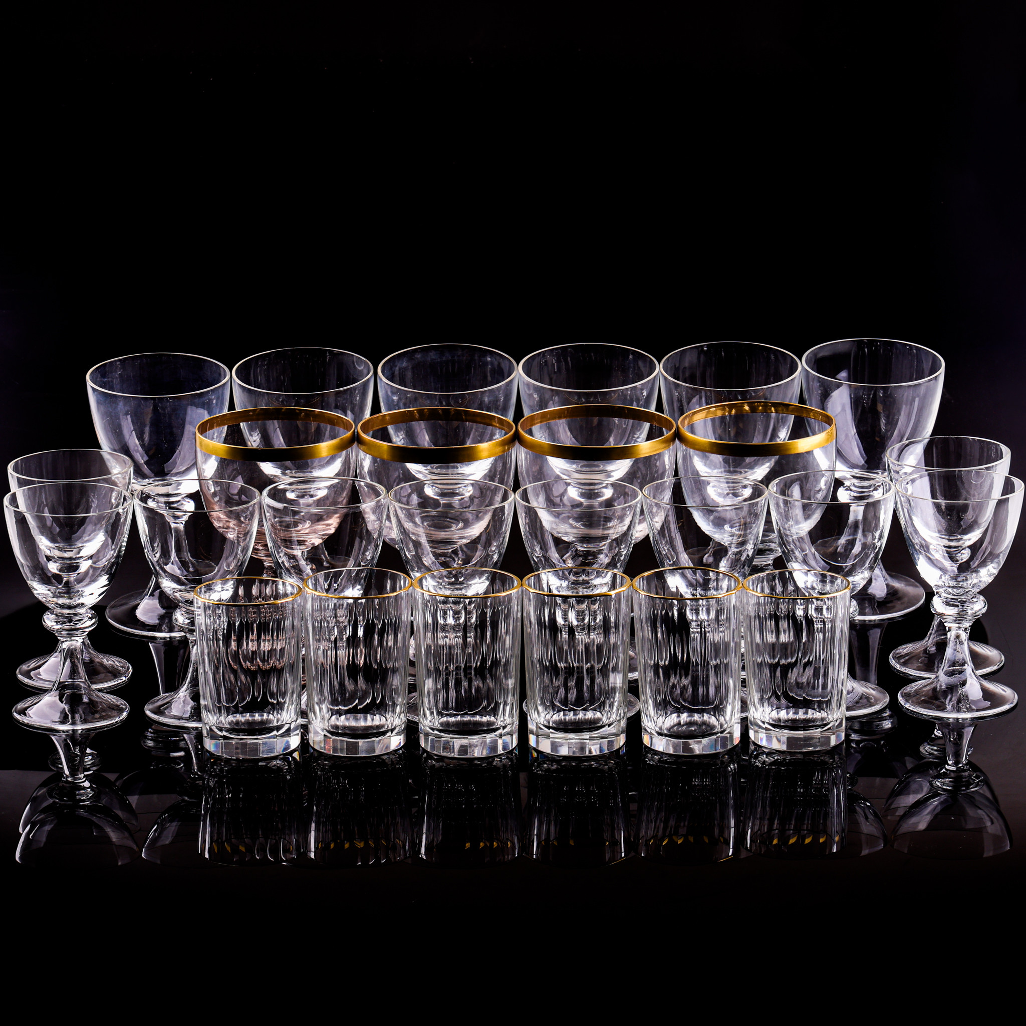 GLASSERVIS, 24 delar, 1900-talets senare del.