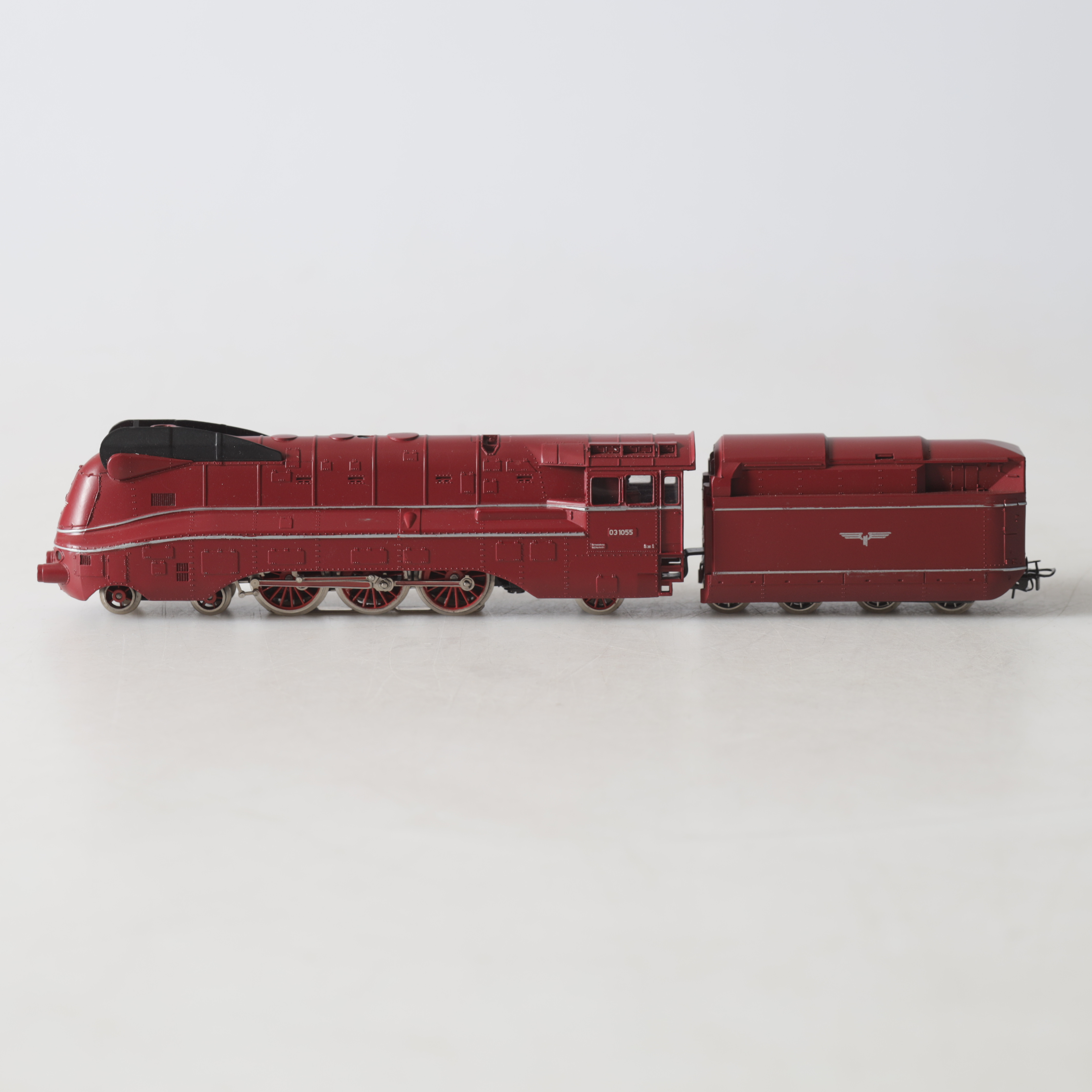 ÅNGLOK, 3089, H0, DR:s strölinjeformade röda ånglok, Märklin.