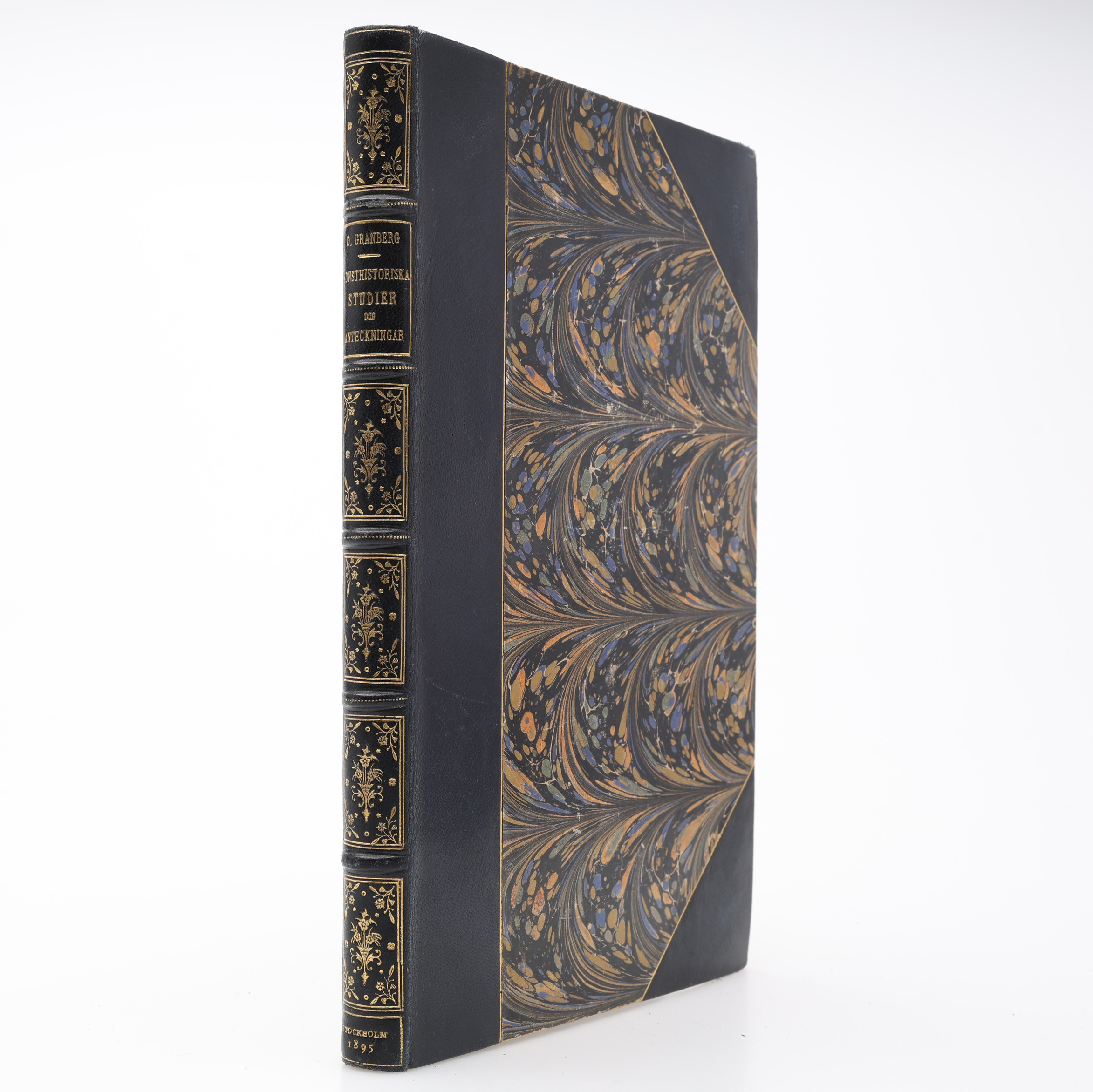 BIBLIOFILI. OLOF GRANBERGS KONSTHISTORISKA STUDIER PÅ HOLLÄNDSKT PAPPER OCH I ETT VACKERT BLÅTT HALVMAROKÄNGBAND BUNDET AV HOVBOKBINDARE GUSTAF HEDBERG - NR. 101 AV 125 EXEMPLAR.