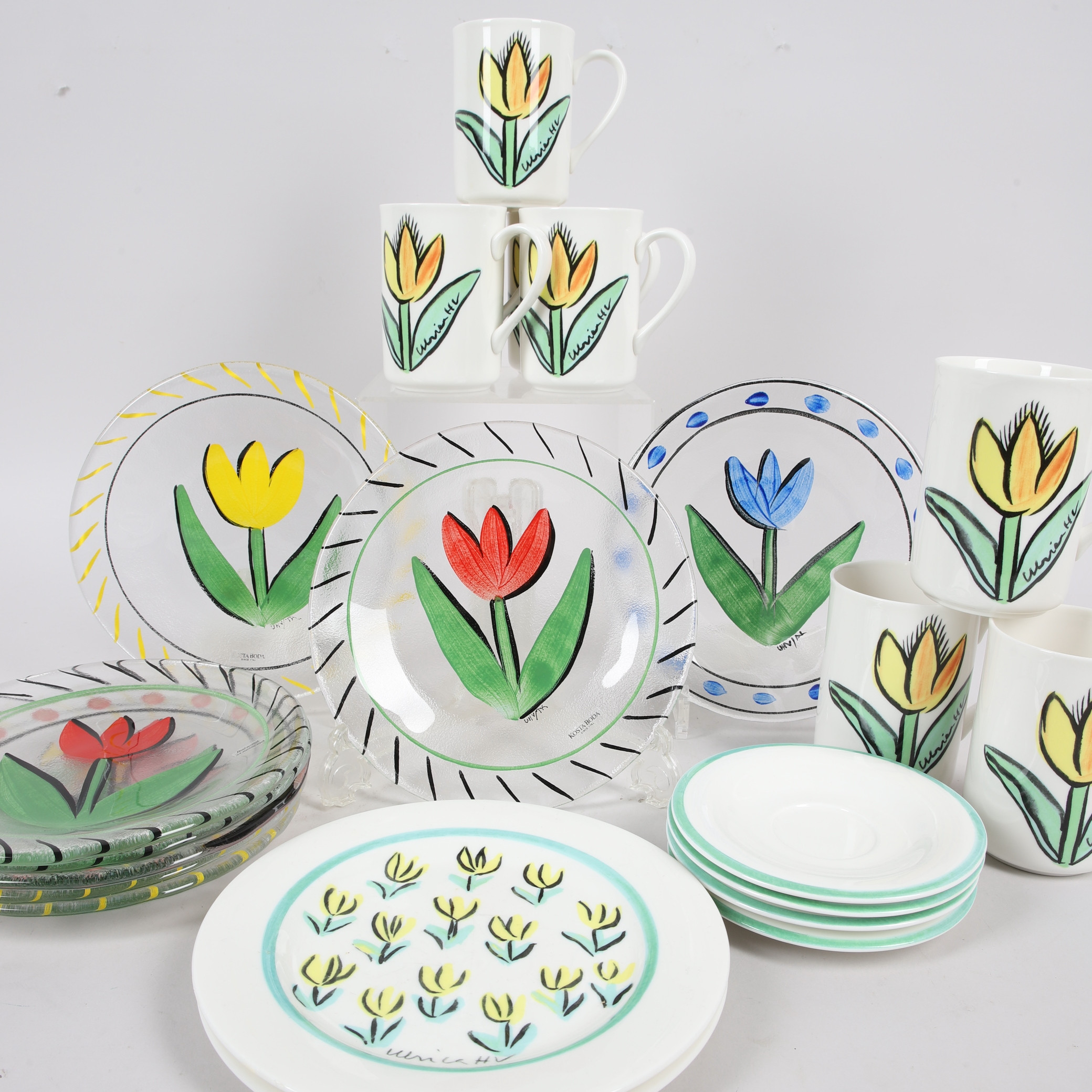 ULRICA HYDMAN-VALLIEN. Servisdelar, 22 delar, glas och porslin, "Tulipa", signerade, Kosta Boda, 1900-tal.