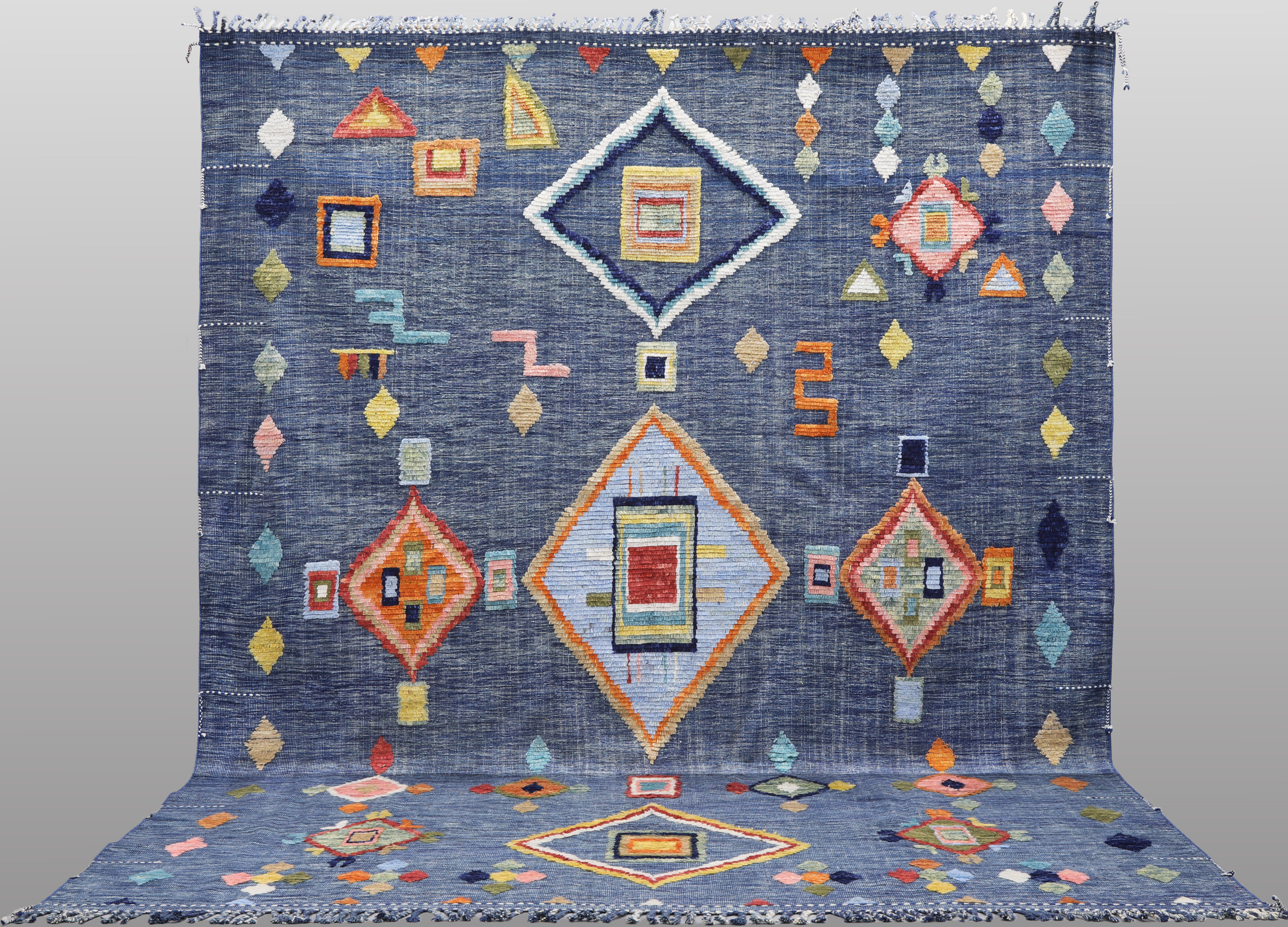 MATTA, Kelim, med relief, nomadarbete, ca 415x211 cm.