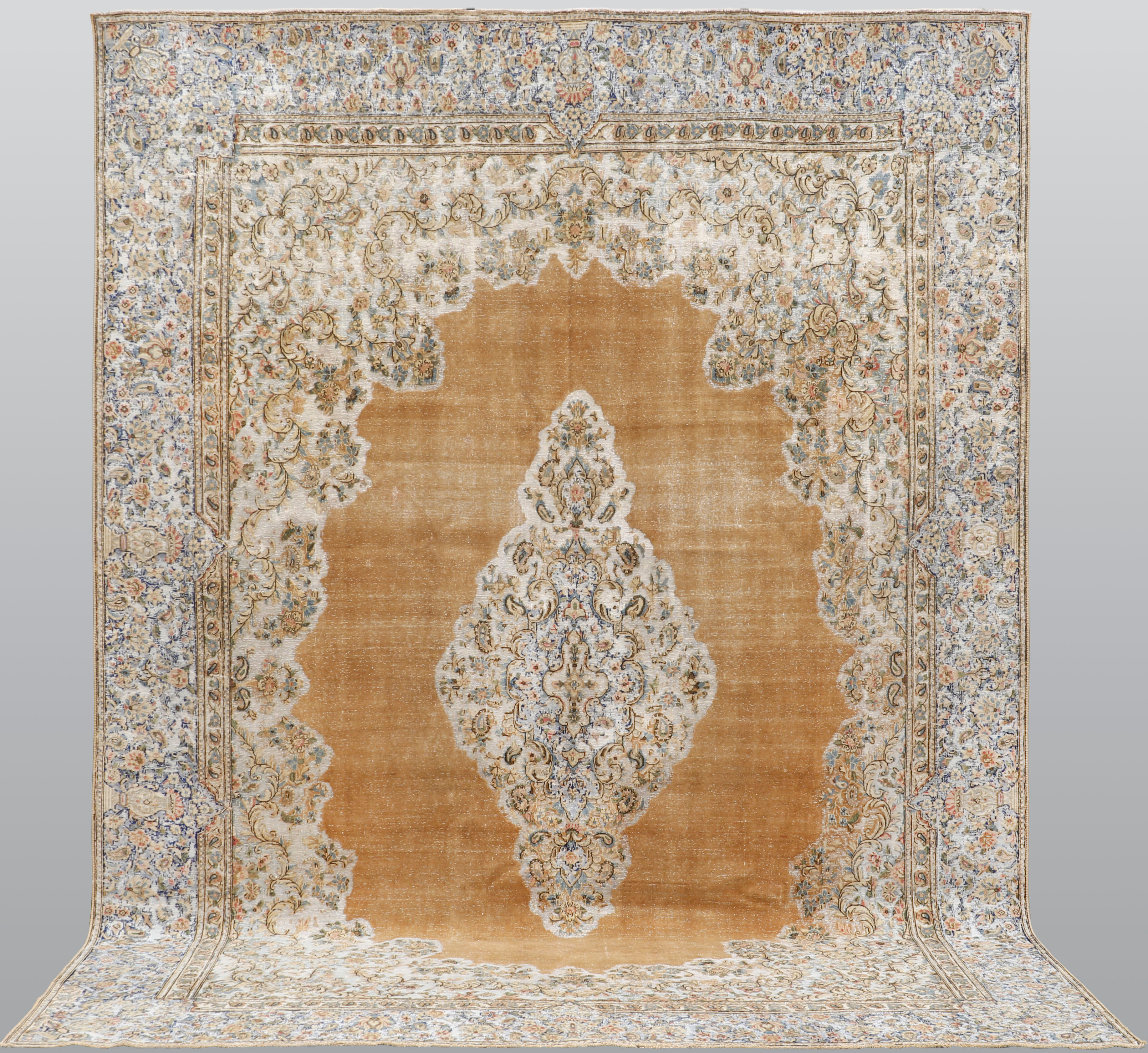 MATTA, Vintage, ca 358x270 cm.