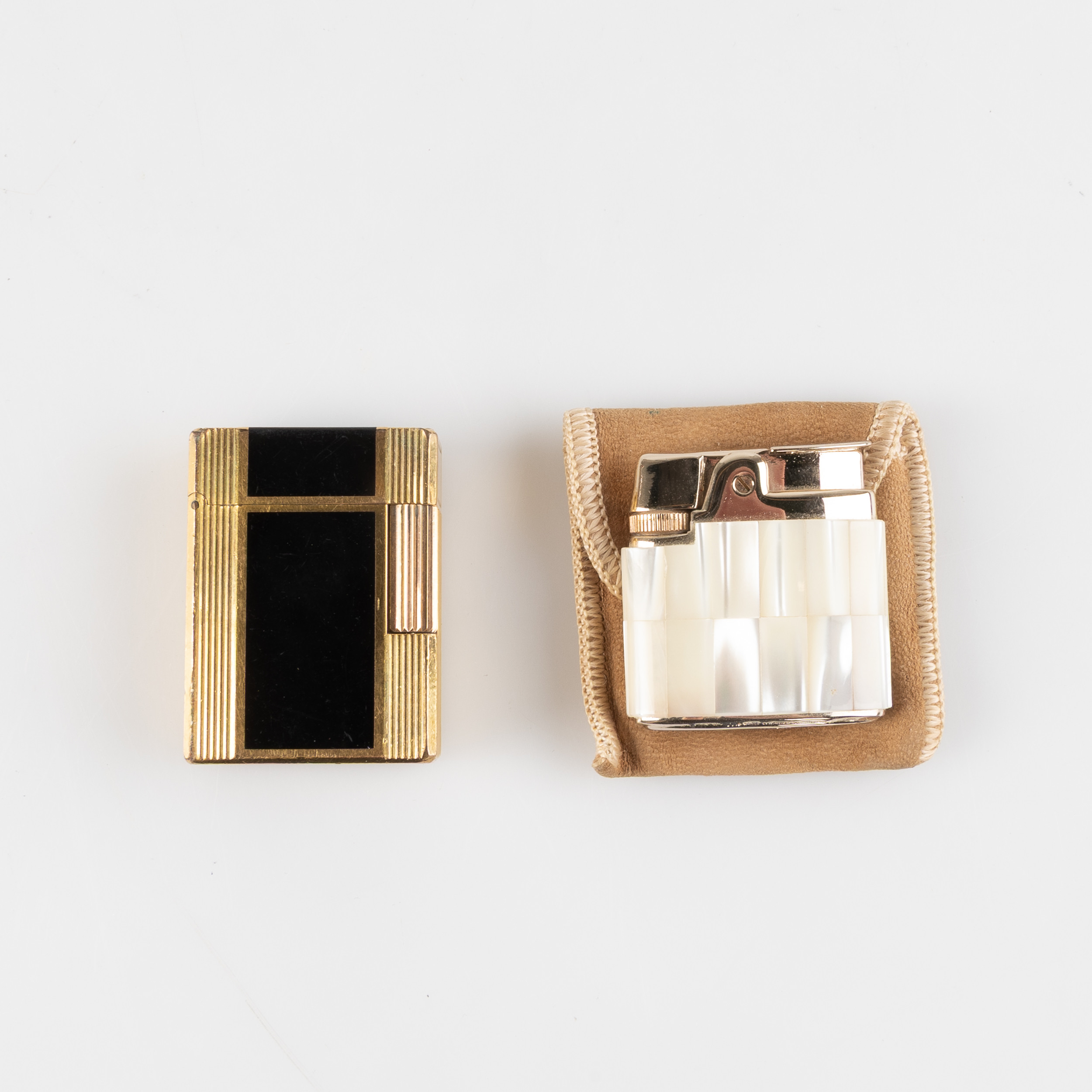 S.T. DUPONT PARIS OCH RONSON, tändare, 2 st, 1900-tal.