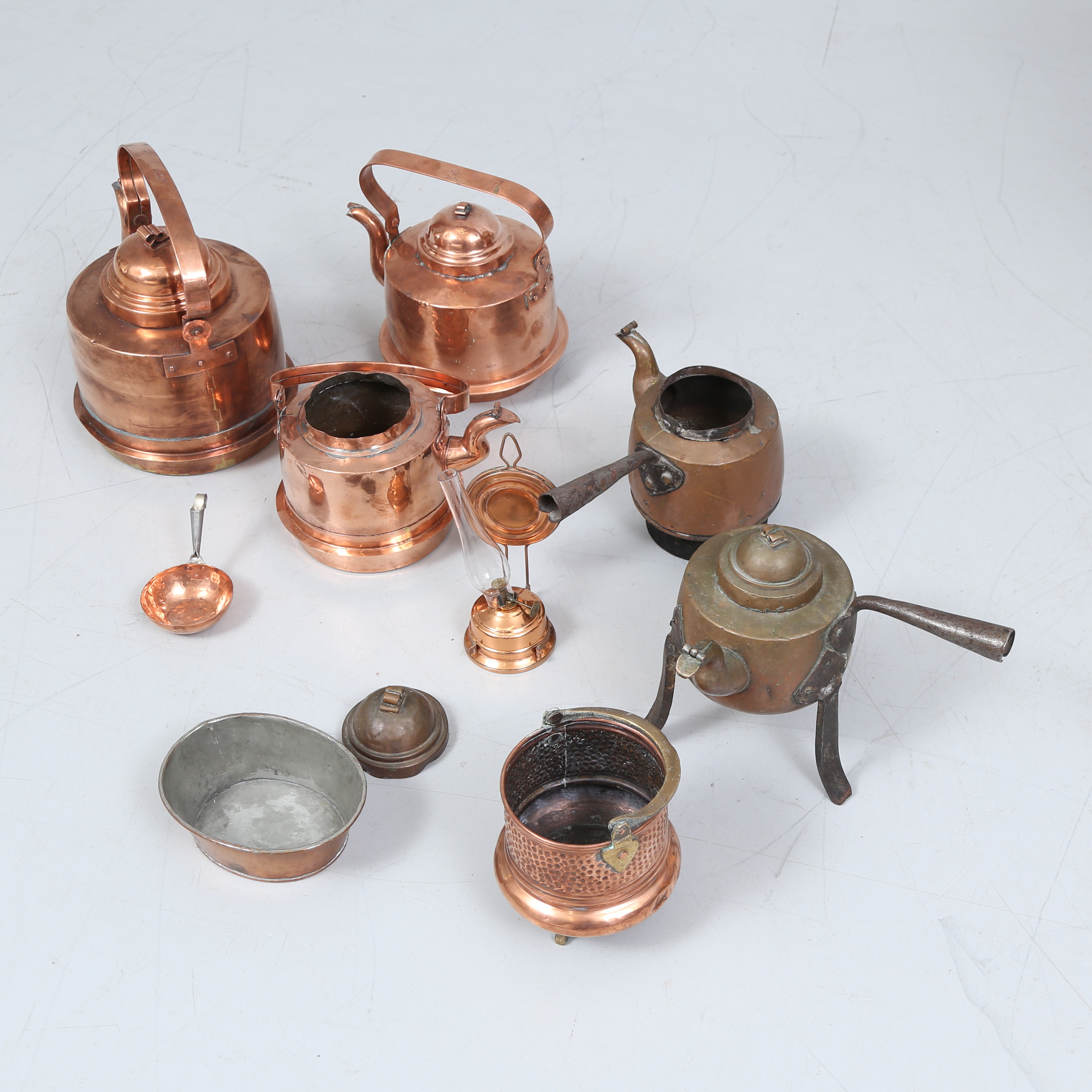 KOPPARFÖREMÅL, 8-delar, bla Skultuna och Joh.F Pettersson Norrköping.