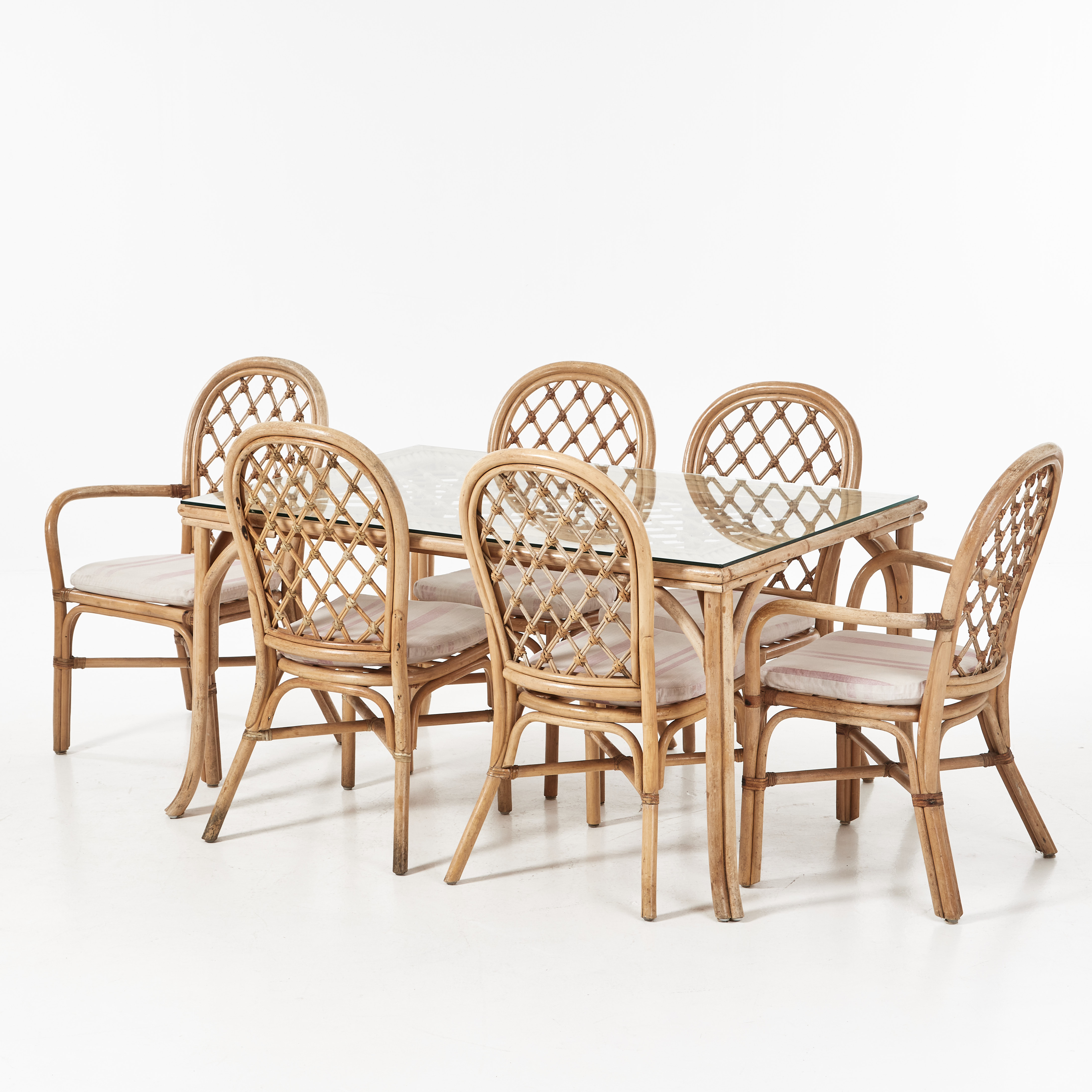 MATBORD & STOLAR, 7 dlr., rotting/bambu, med glasskiva, 1900-talets slut.