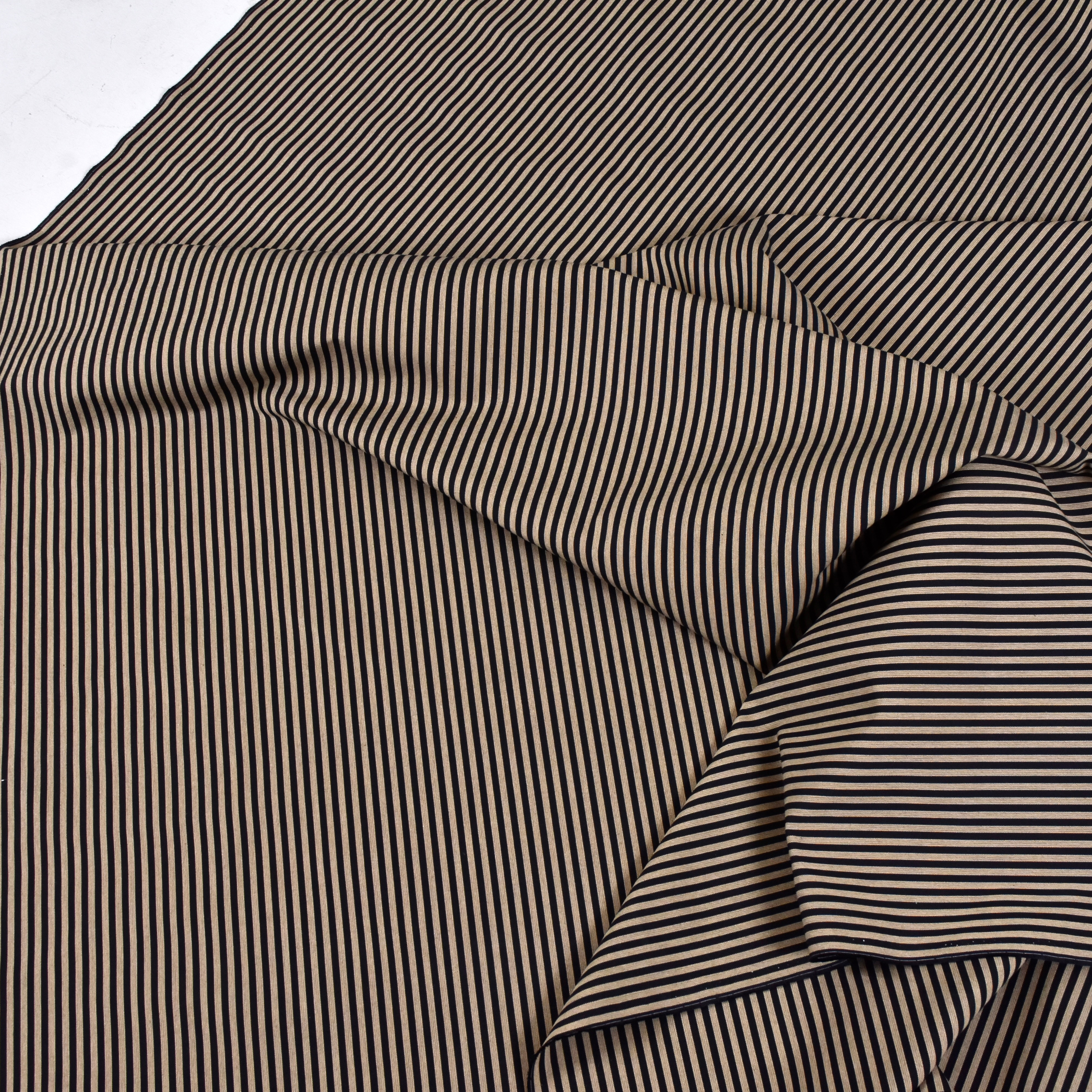 MÖBELTYG, Svenskvävt, 5,45 meter.