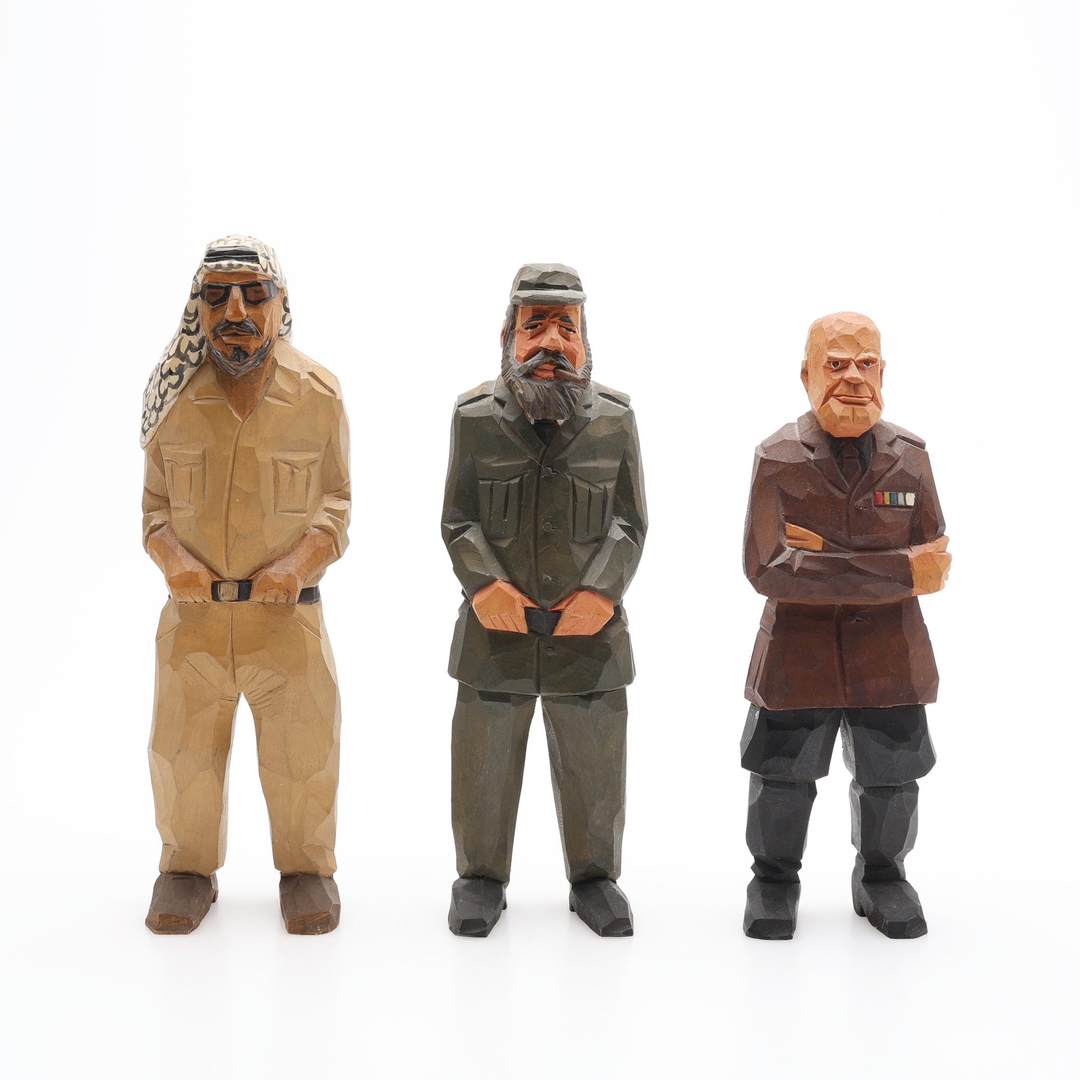 SVEN OCH URBAN GUNNARSSON, TRÄSKURNA OCH BEMÅLADE SKULPTURER, 3 ST, föreställande Fidel Castro, Benito Mussolini och Yasser Arafat.