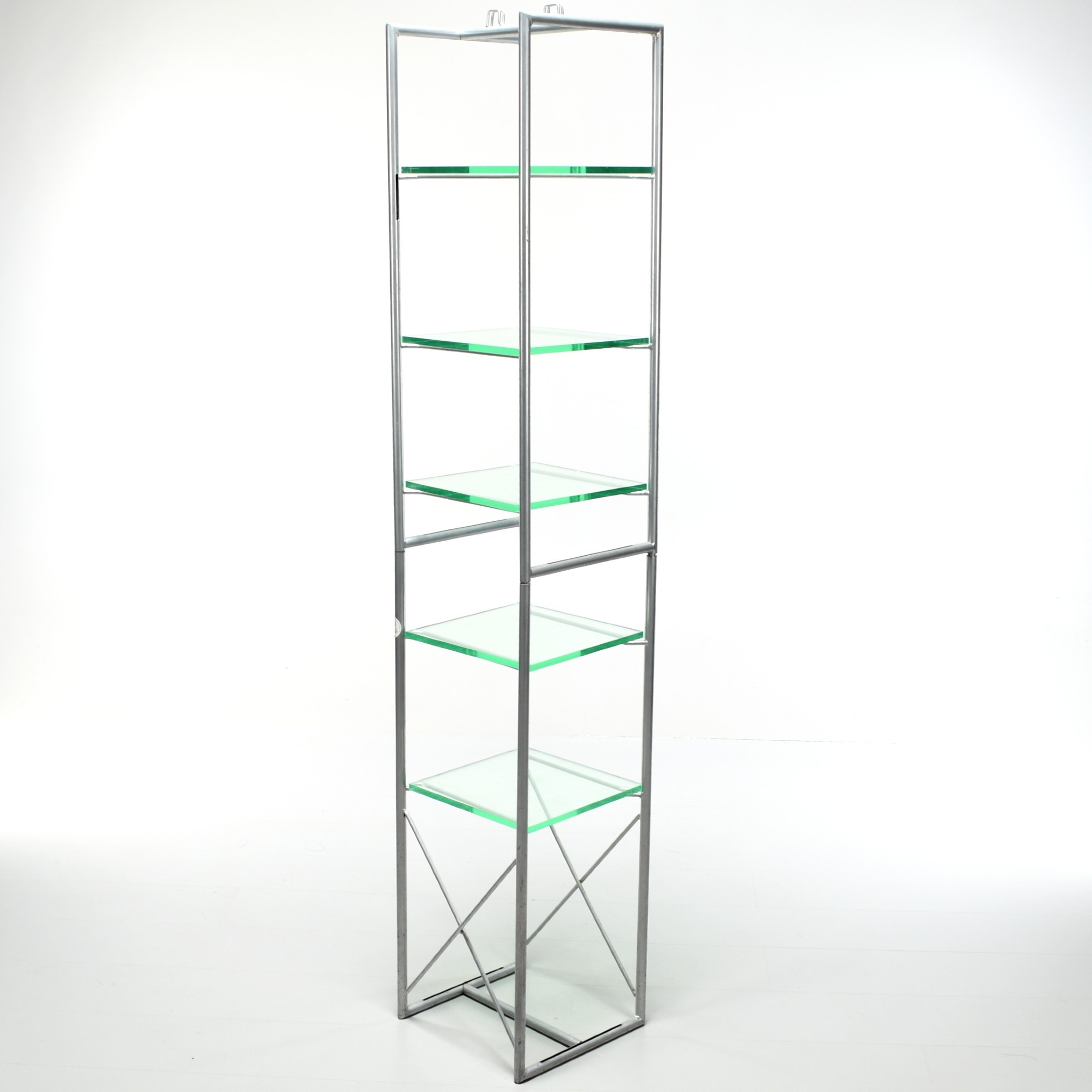 HYLLSTÄLL MED PLEXIGLAS. 1900-tal.