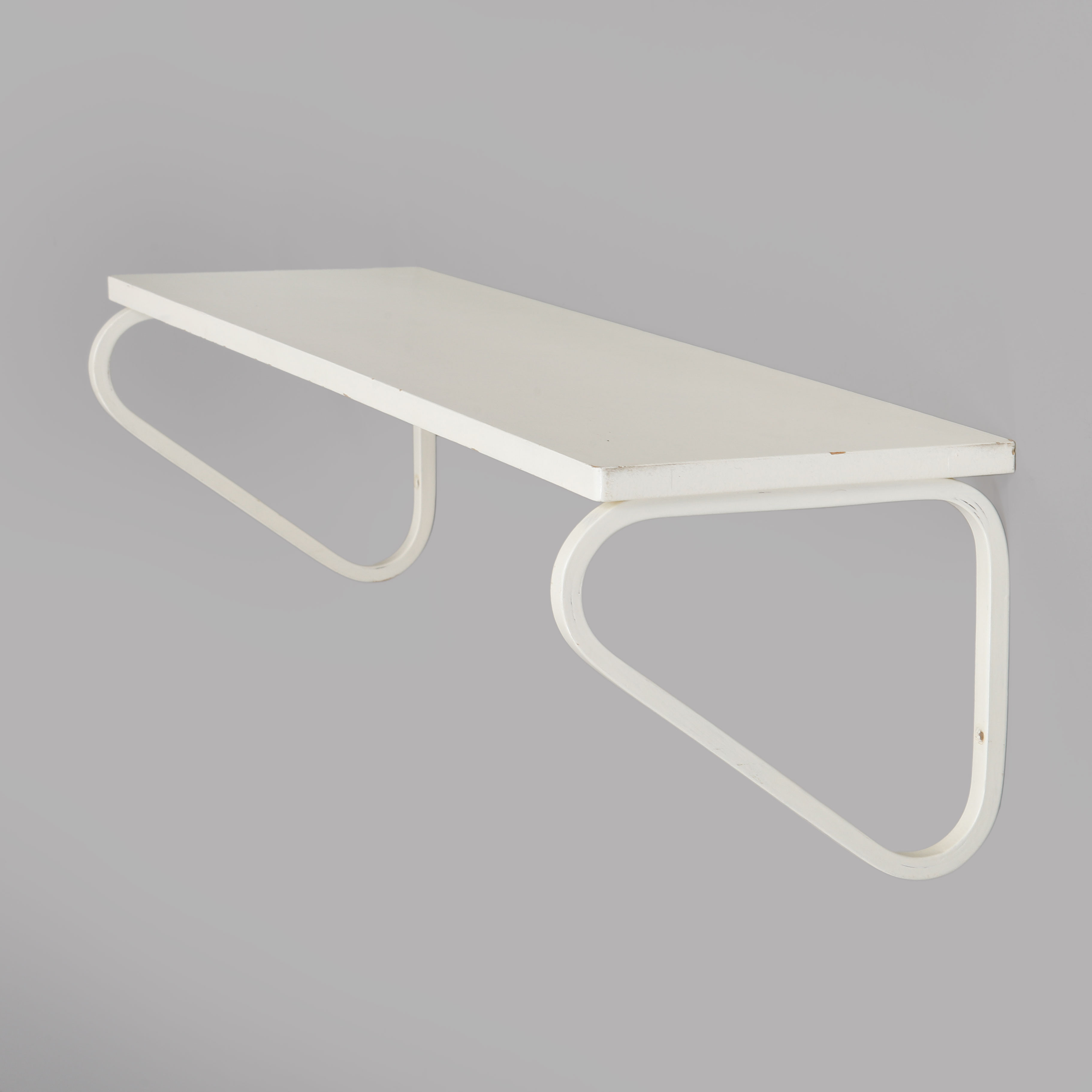 ALVAR AALTO. Vägghylla, modell 112B, 1900-tal.
