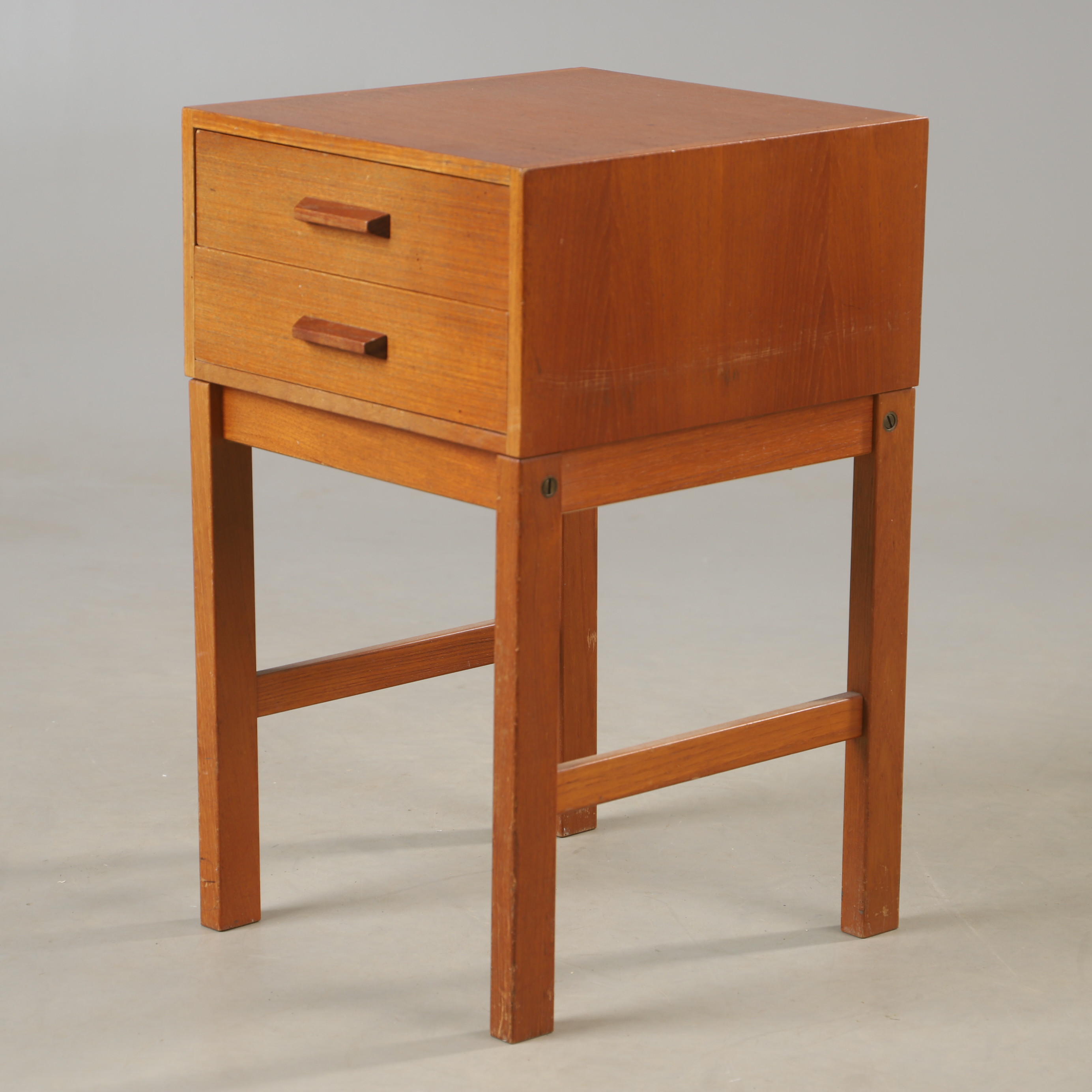 BYRÅ, 2-lådig, teak, 1900-talets mitt.