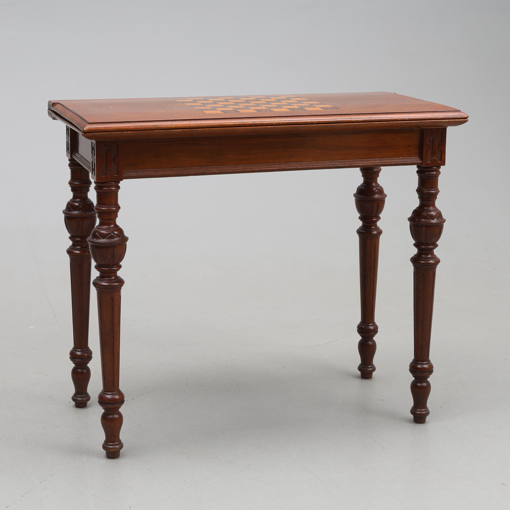 SPELBORD, med pjäser, nyrenässans, 1800-tal.