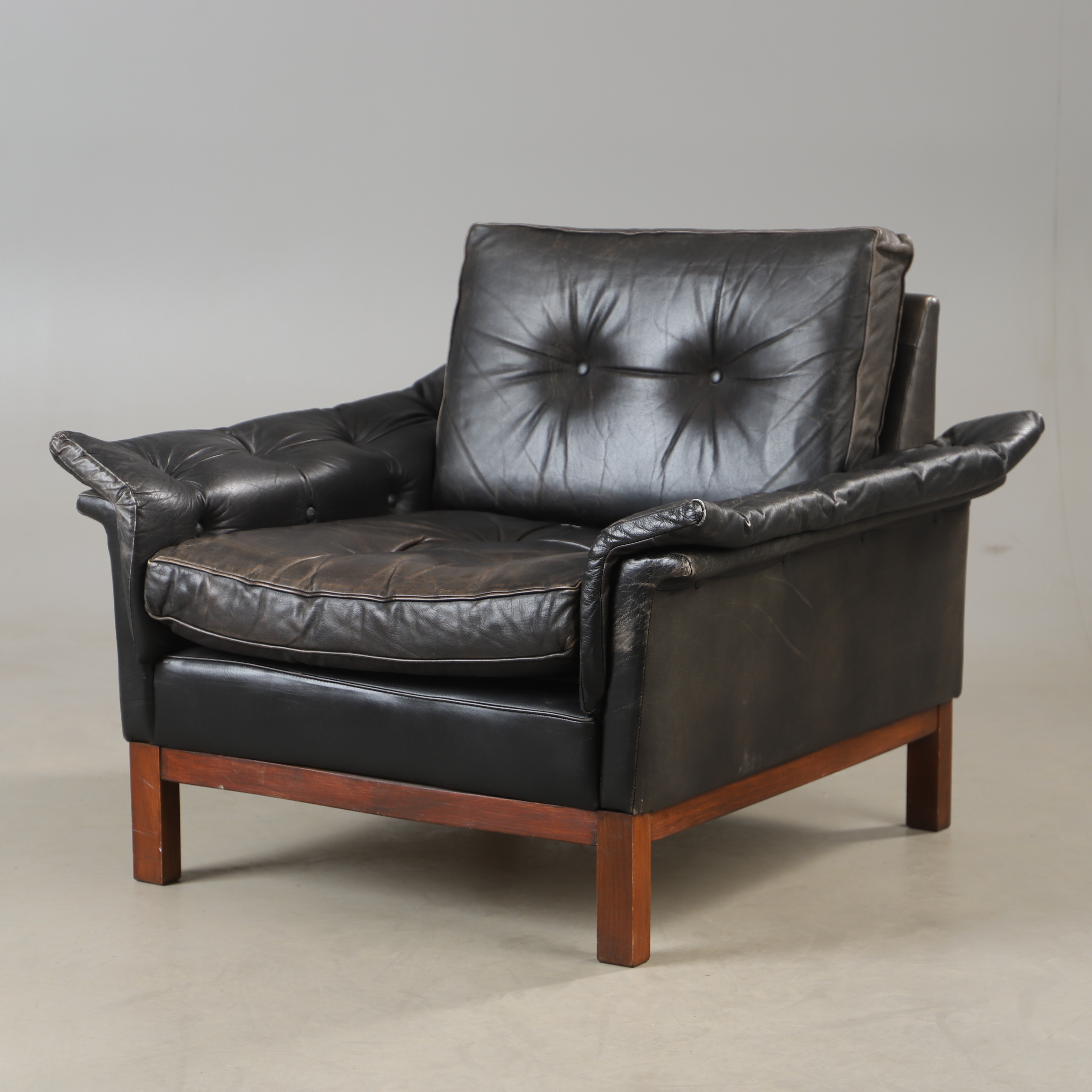 FÅTÖLJ, "Kardinal", skinn, IKEA, 1900-talets mitt.