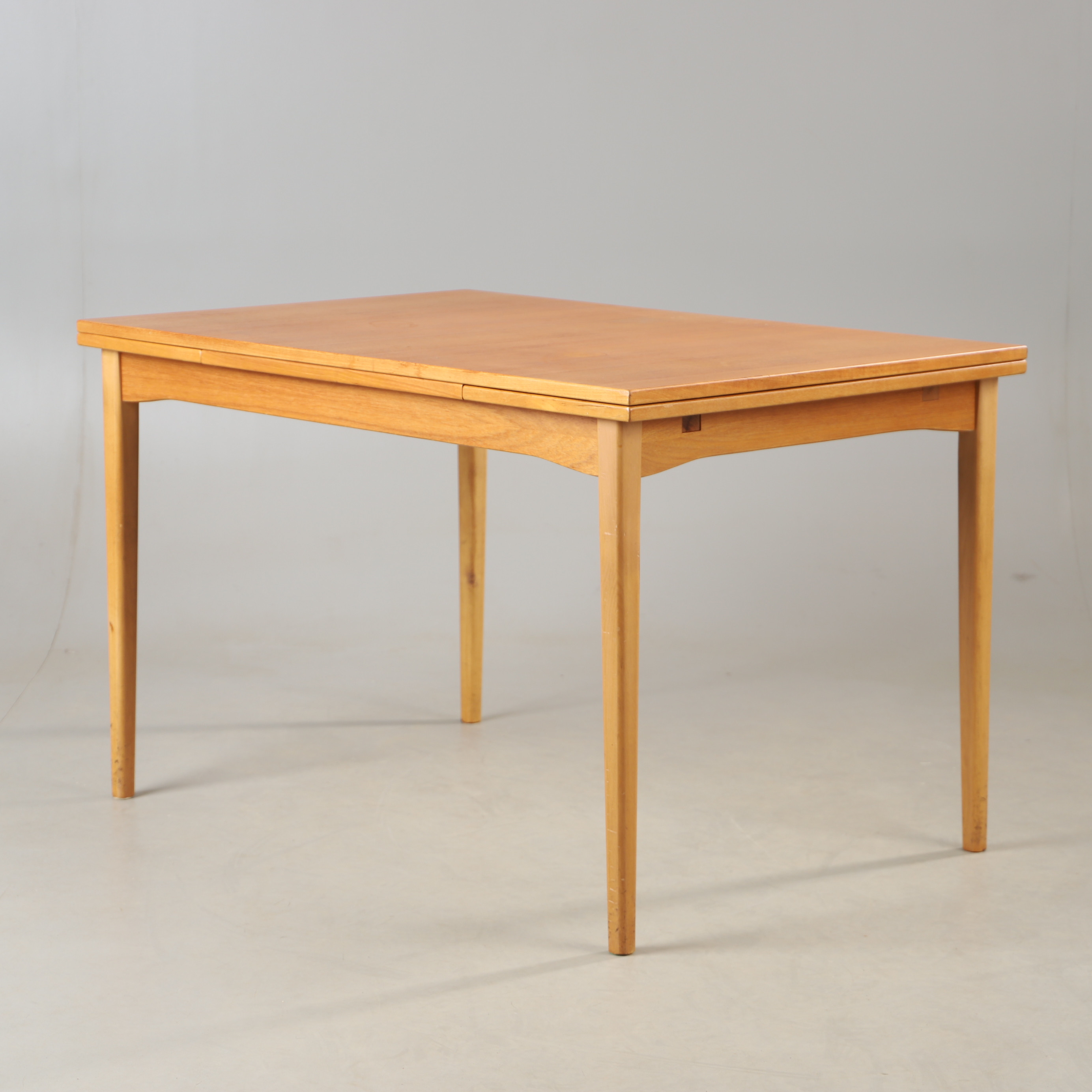 MATBORD, teak och bok, 1900-talets mitt.