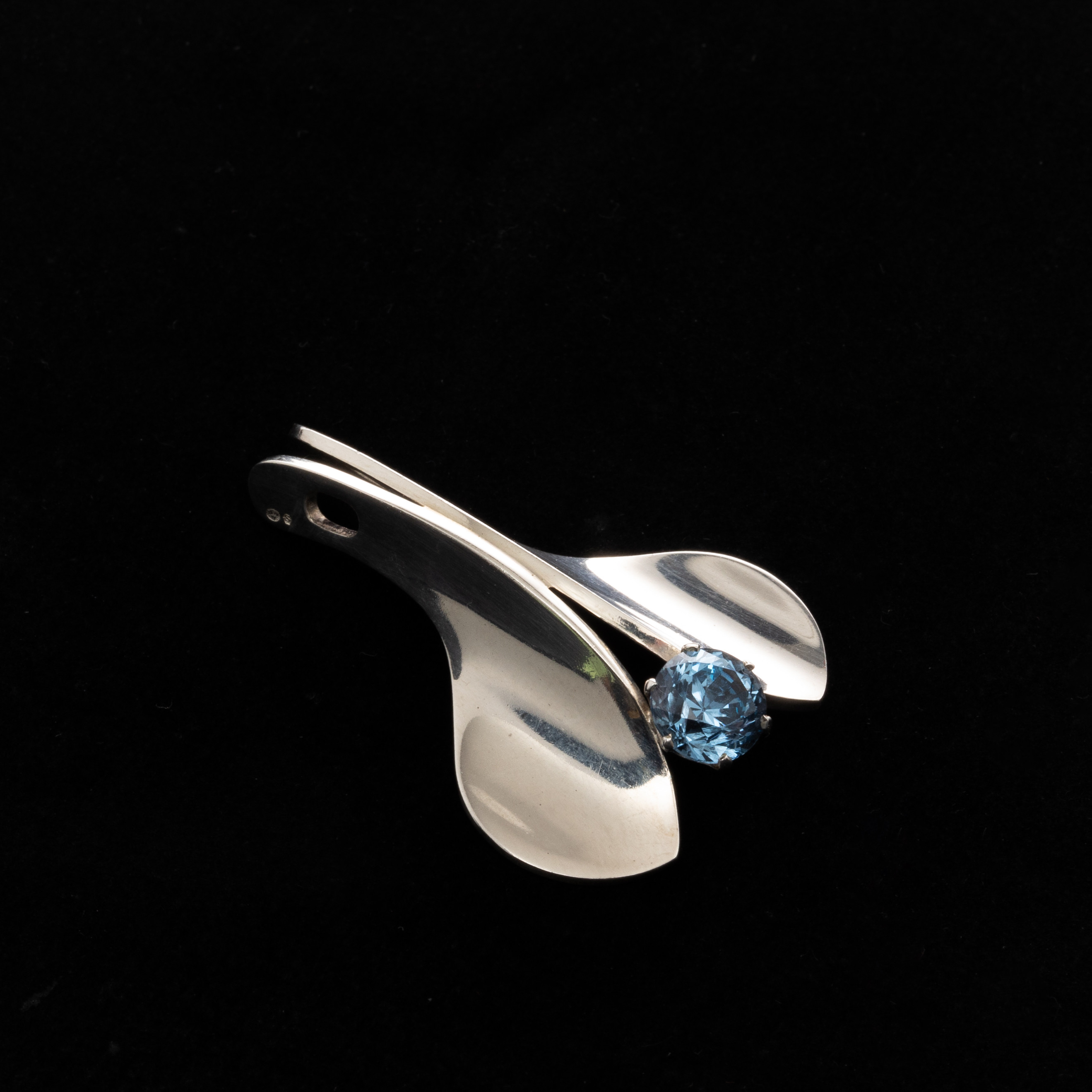 HÄNGE, Silver, Spinell 1,3 ct, Elis Kauppi, Kupittaan Kulta, Finland.