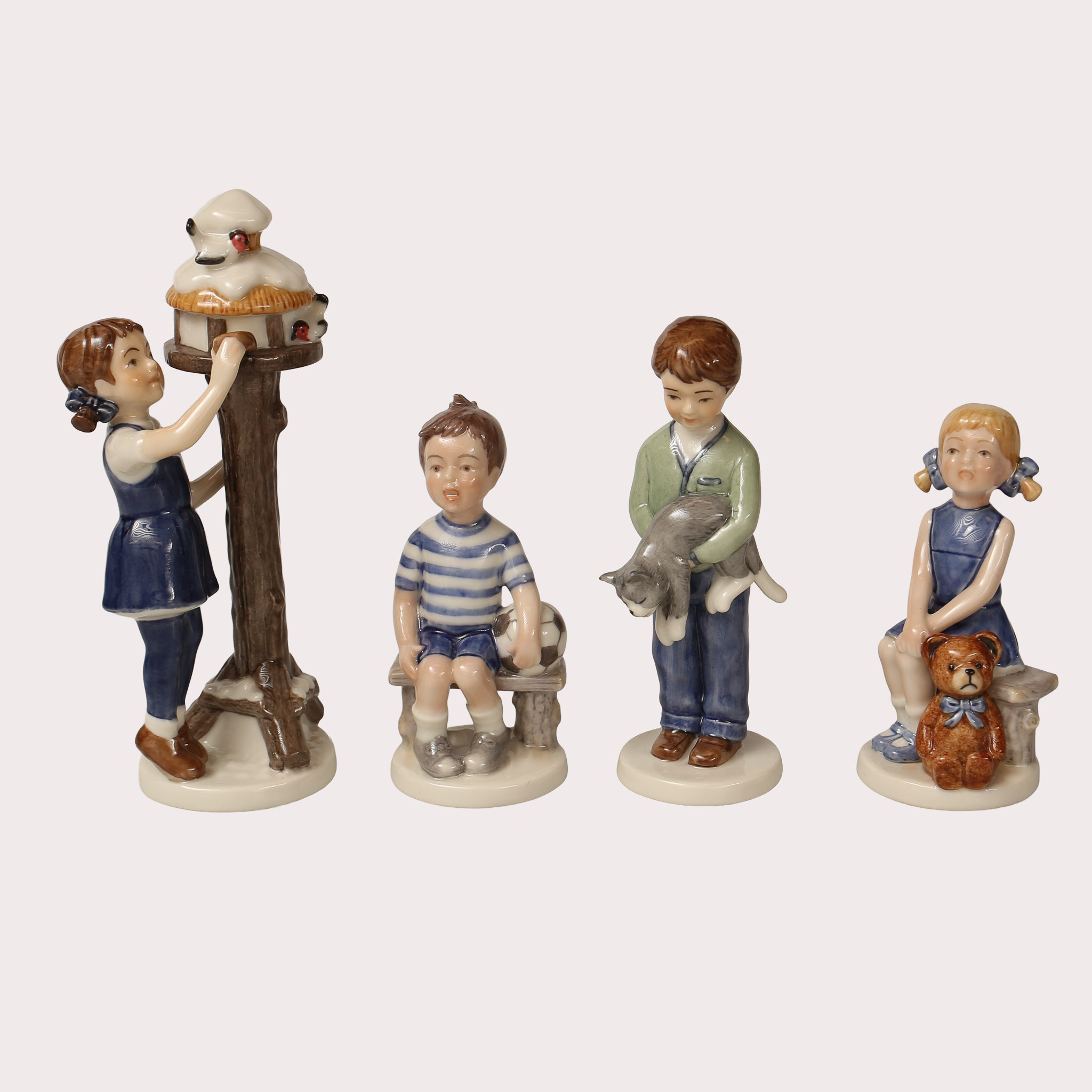 FIGURINER, Porslin, Royal Copenhagen, delvis från "The Millenium Collection", totalt 4 stycken.