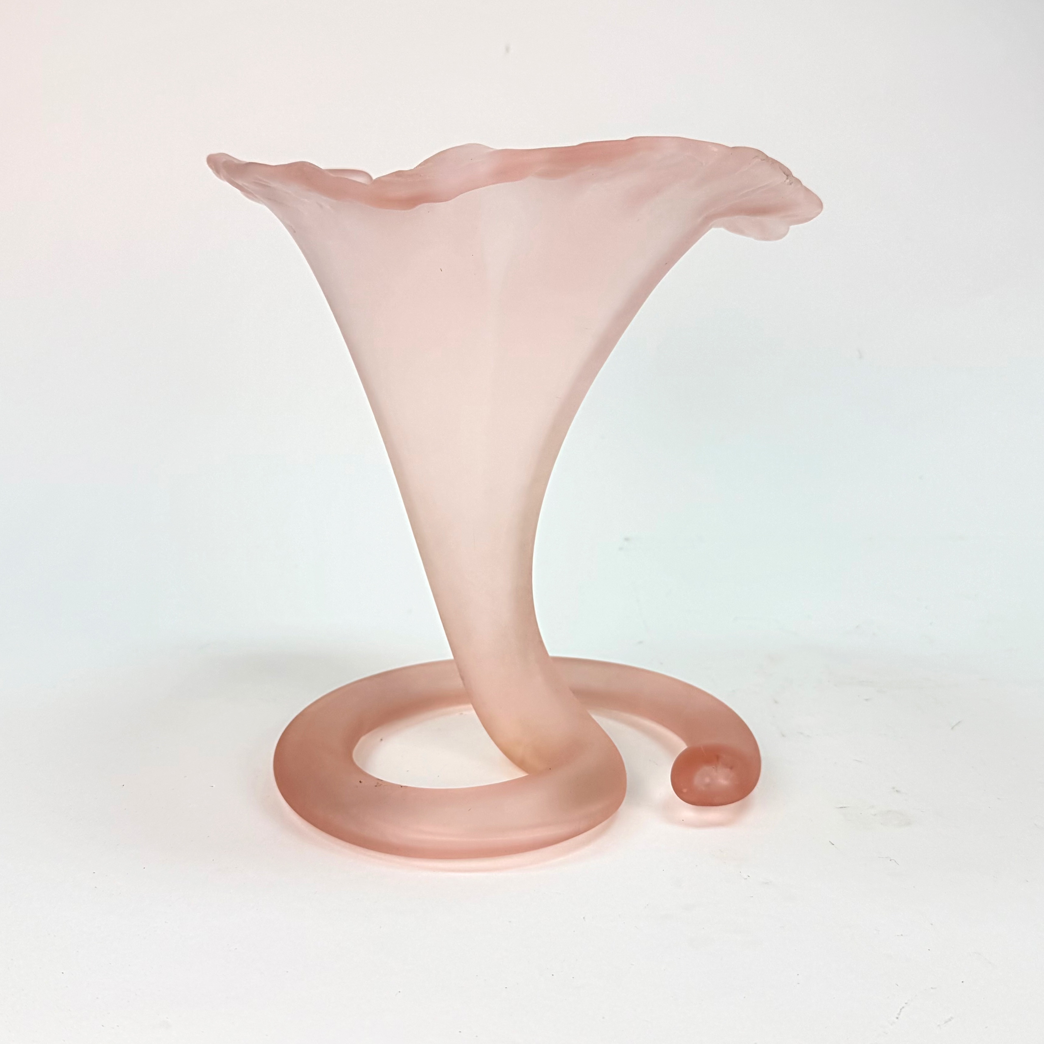 VAS - Rosa frostat glas, trattformad, 1900-tal.