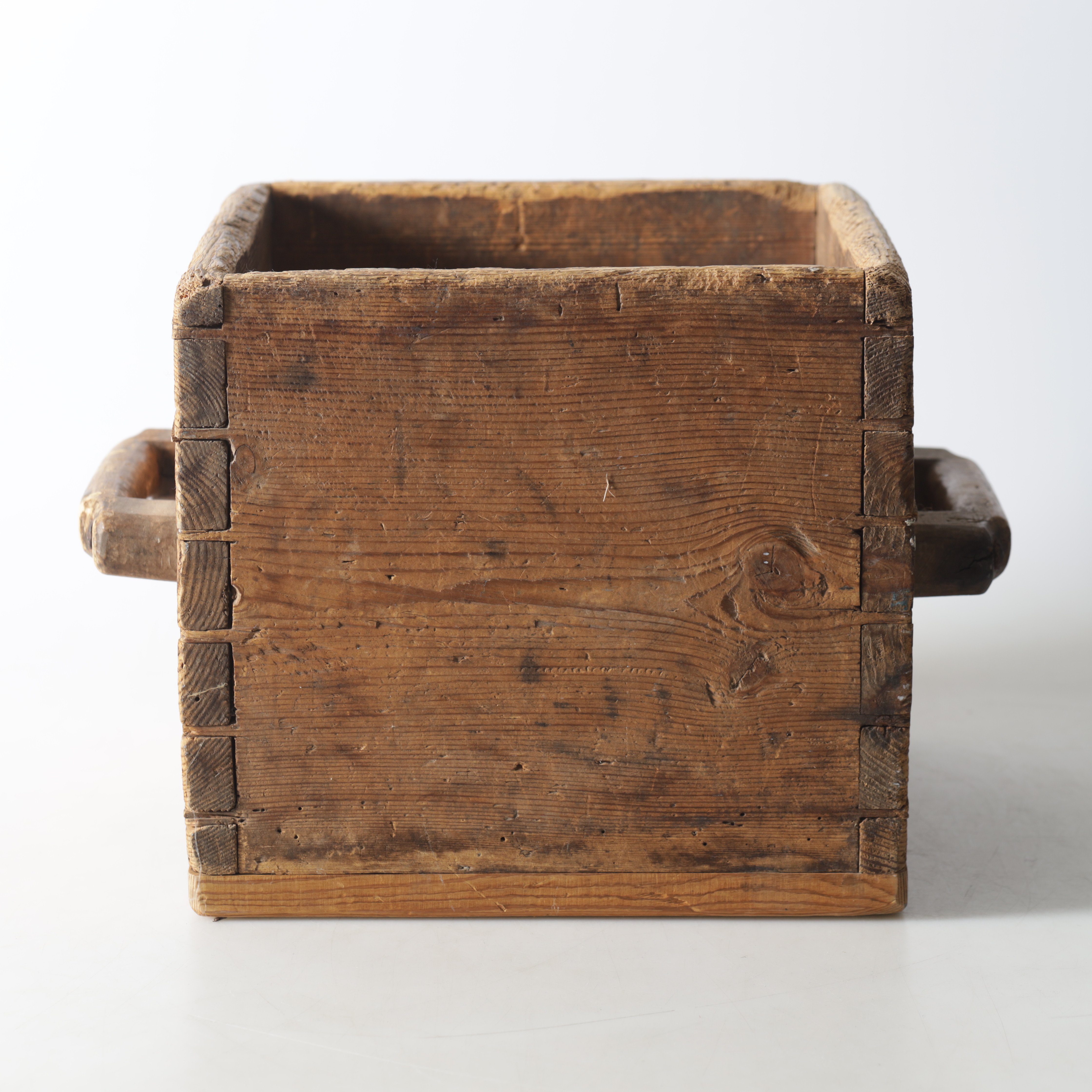 KRÖNT MÅTT, furu, allmoge, 1800-tal.